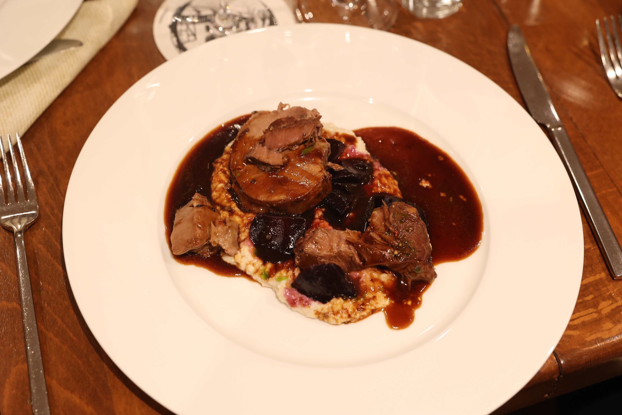 Die Fleischvariante des Hauptgangs.