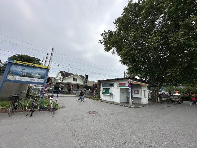 Kiosk am Hafen weicht ÖBB-Plänen - Trafikantin Diana Egger