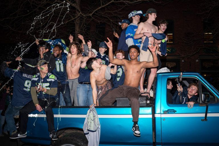 US-SEATTLE-SEAHAWKS-FANS-GATHER-TO-WATCH-THEIR-TEAM-IN-SUPER-BOW