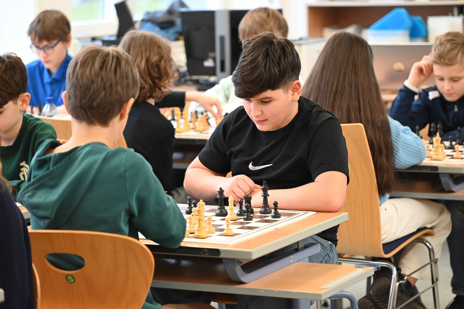 Kinder und Jugendliche spielen in Vorarlberg gerne Schach.