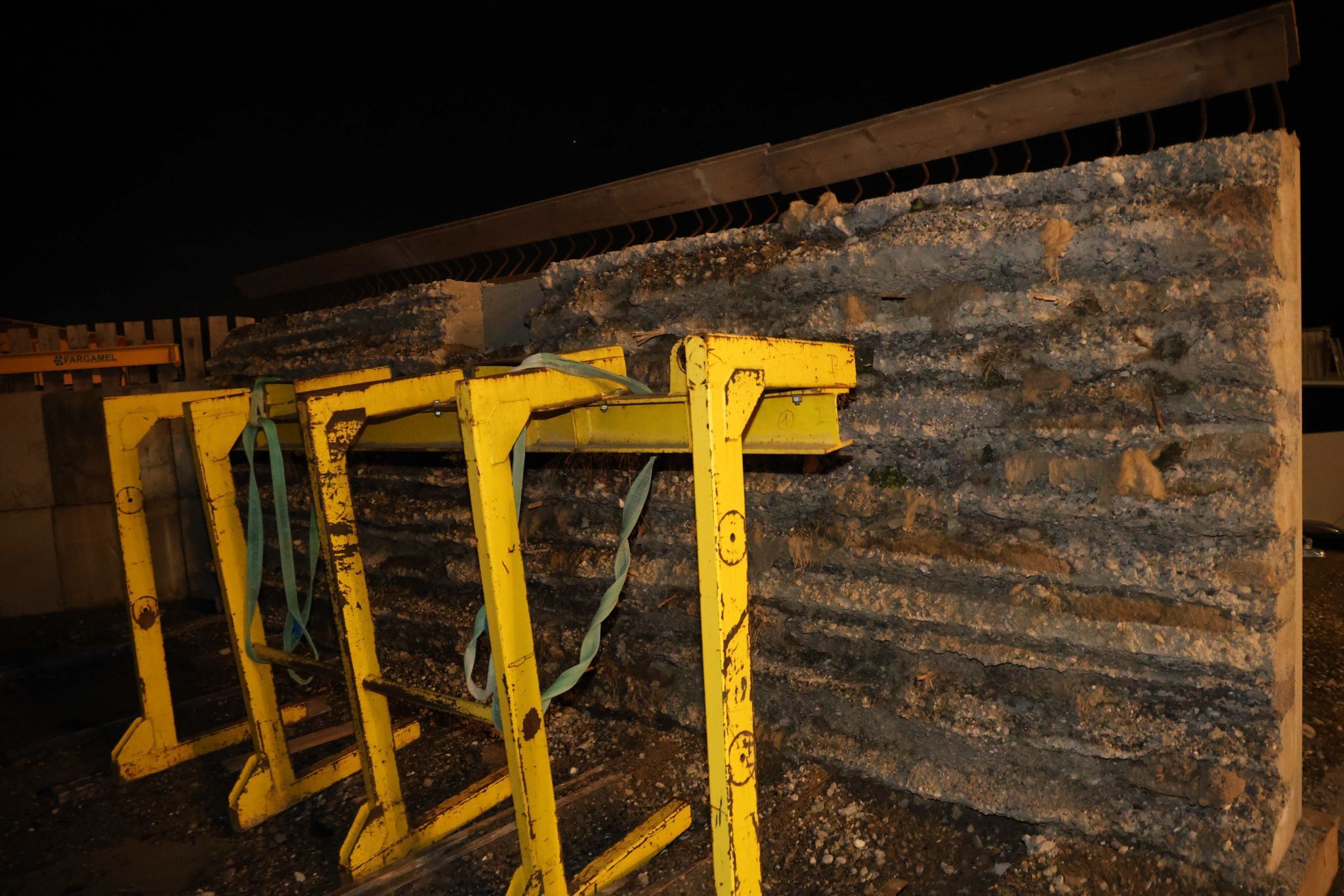 Vorgefertigtes Element im Freigelände.