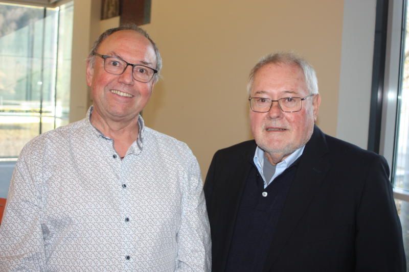 Joe Lampert (r.) übergab das Ressort Finanzen an Benno Graber. 