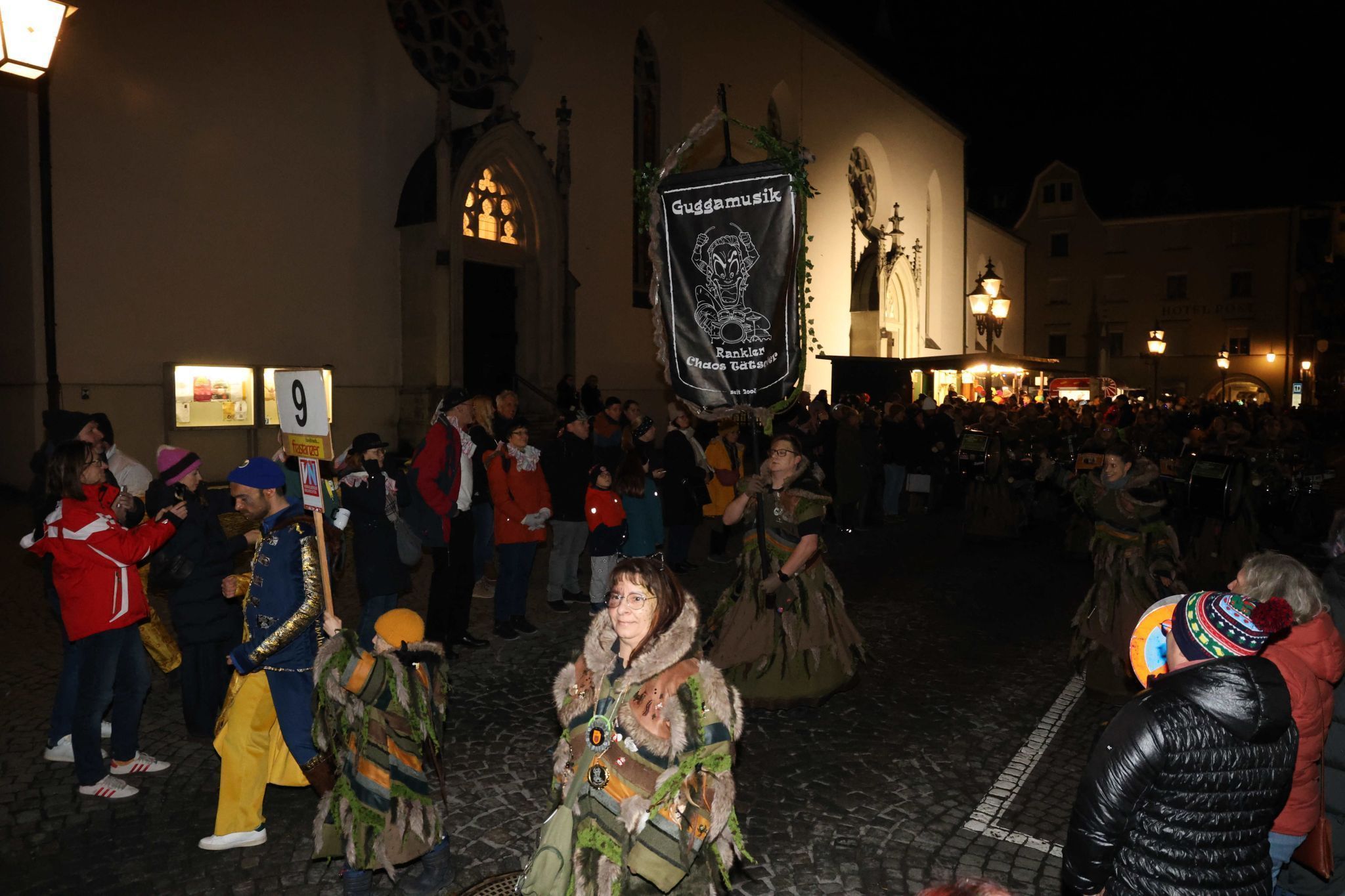 Narrenmesse im Feldkircher Dom und Gugga-Spektakel in Feldkirchs Innenstadt (Bildergalerie)