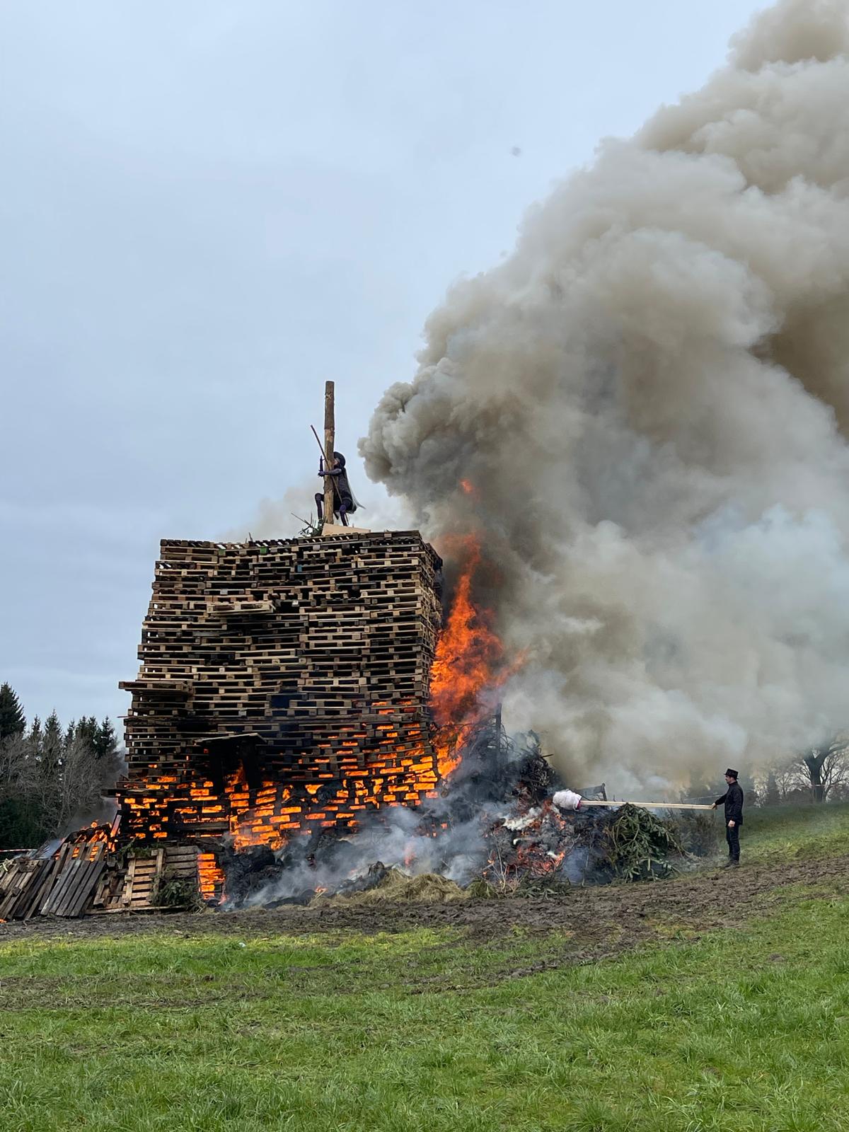 ungewohntes Bild: Funken bei Tageslicht bei den Bergern