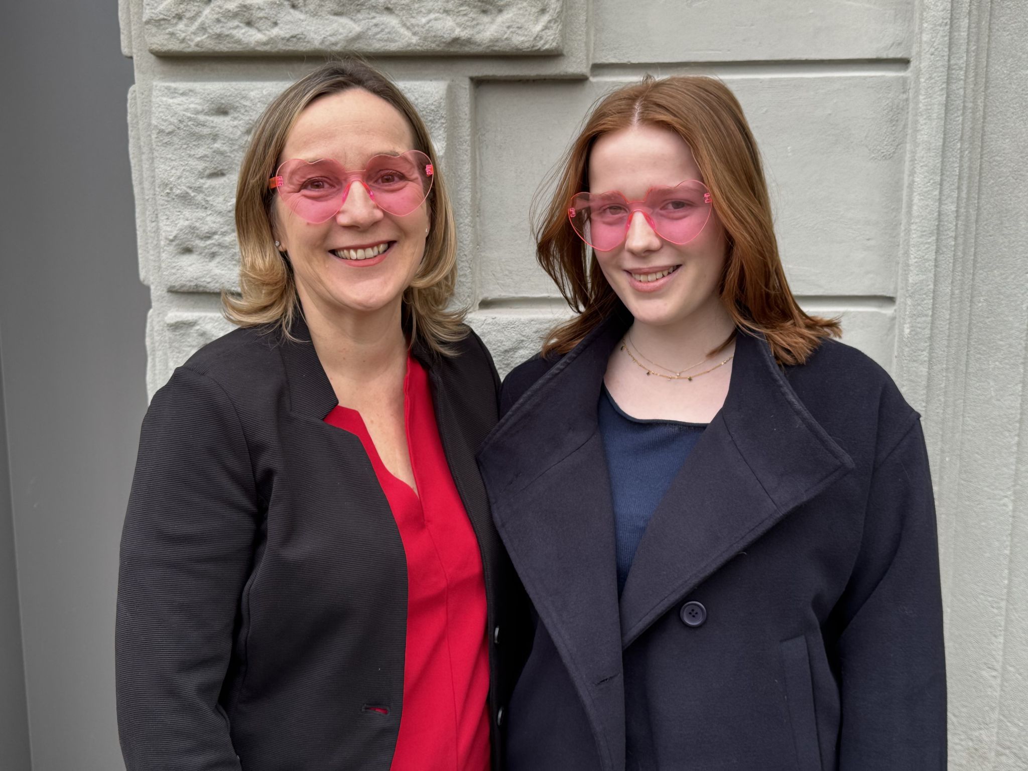 Freunde der Gastgeberinnen: Ursula und Sarah Moldaschl.