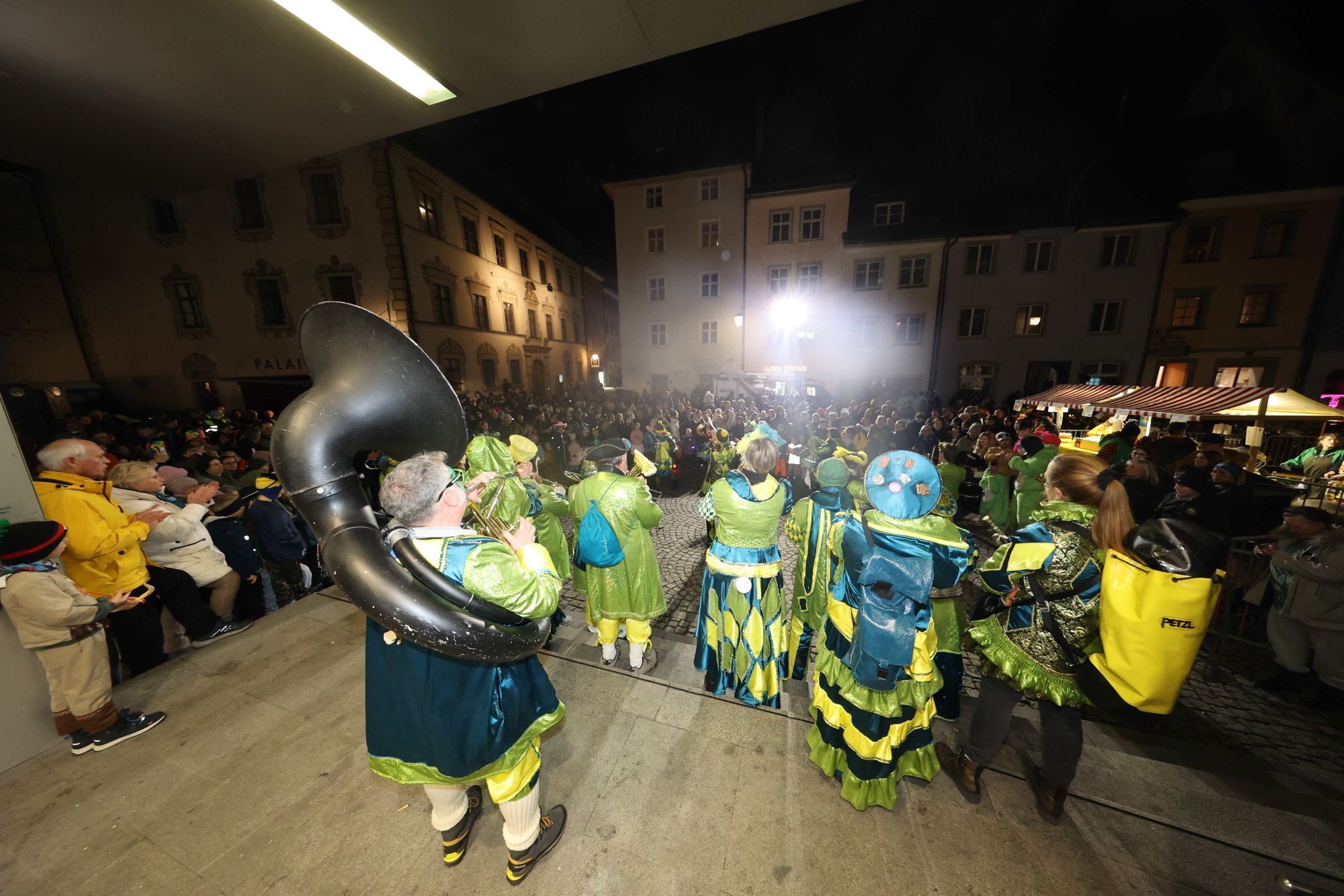Narrenmesse im Feldkircher Dom und Gugga-Spektakel in Feldkirchs Innenstadt (Bildergalerie)