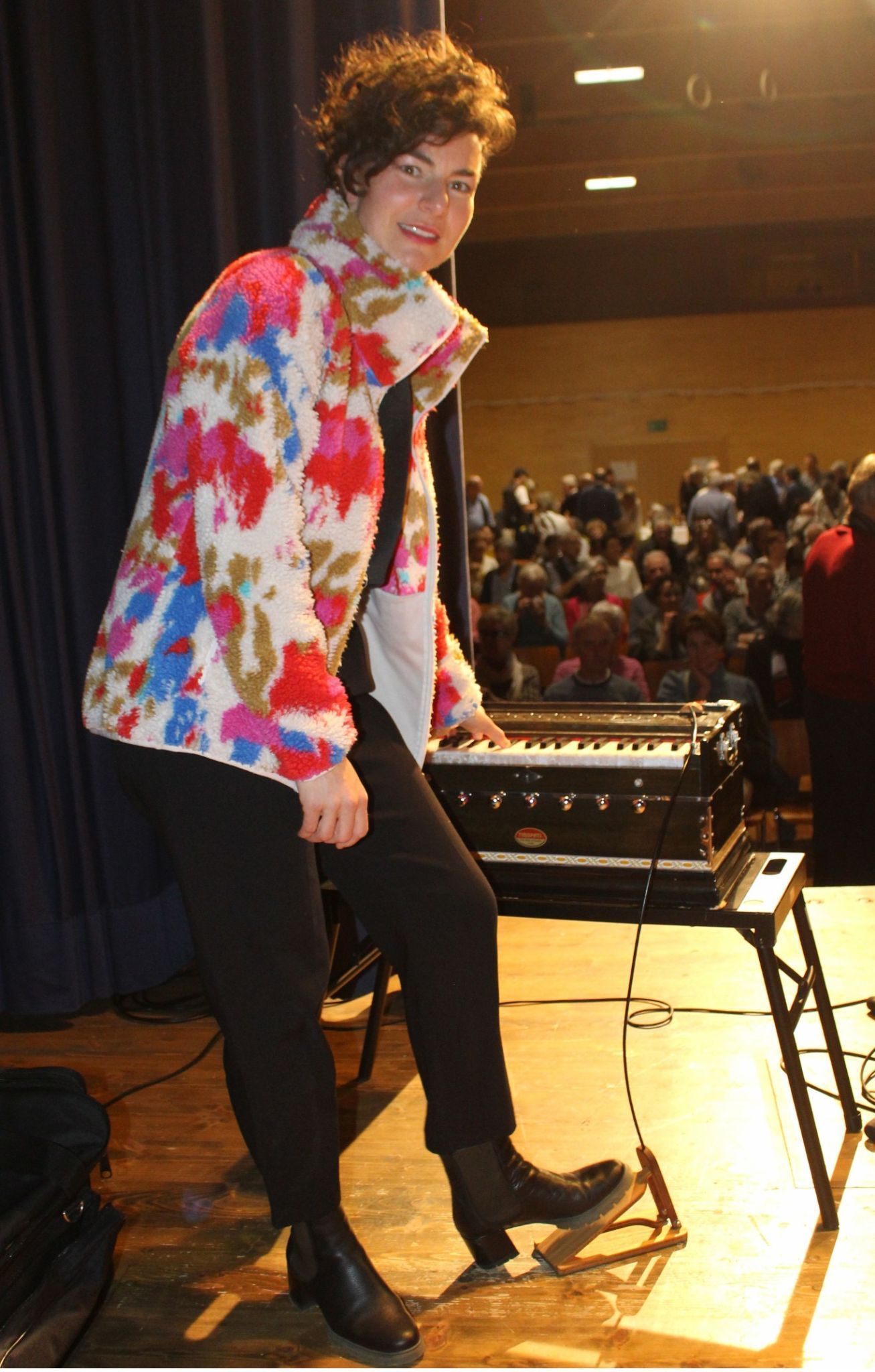 Scheint sich ausnahmsweise um „ernste Musik“ zu handeln . . .