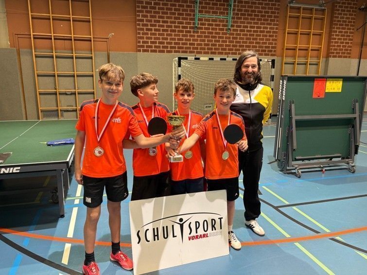 Die Sieger im Bewerb ohne Verbandsspieler: SMS Satteins: Julius Marent, Elias Strohmann, Jonas Rlton.