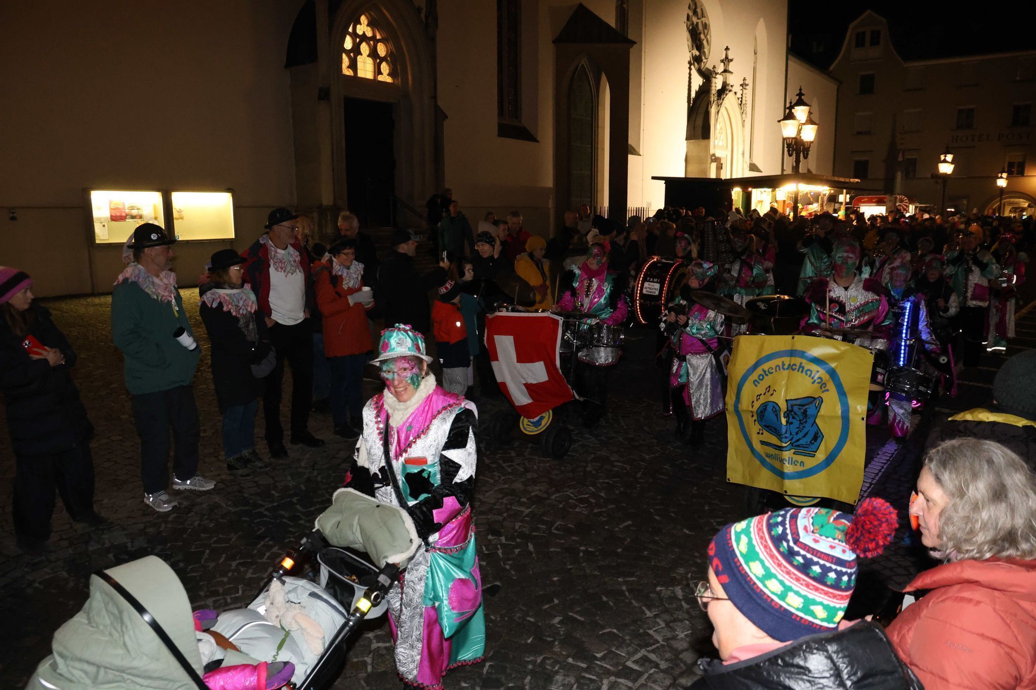 Auch der Nachwuchs wurde mitgenommen.