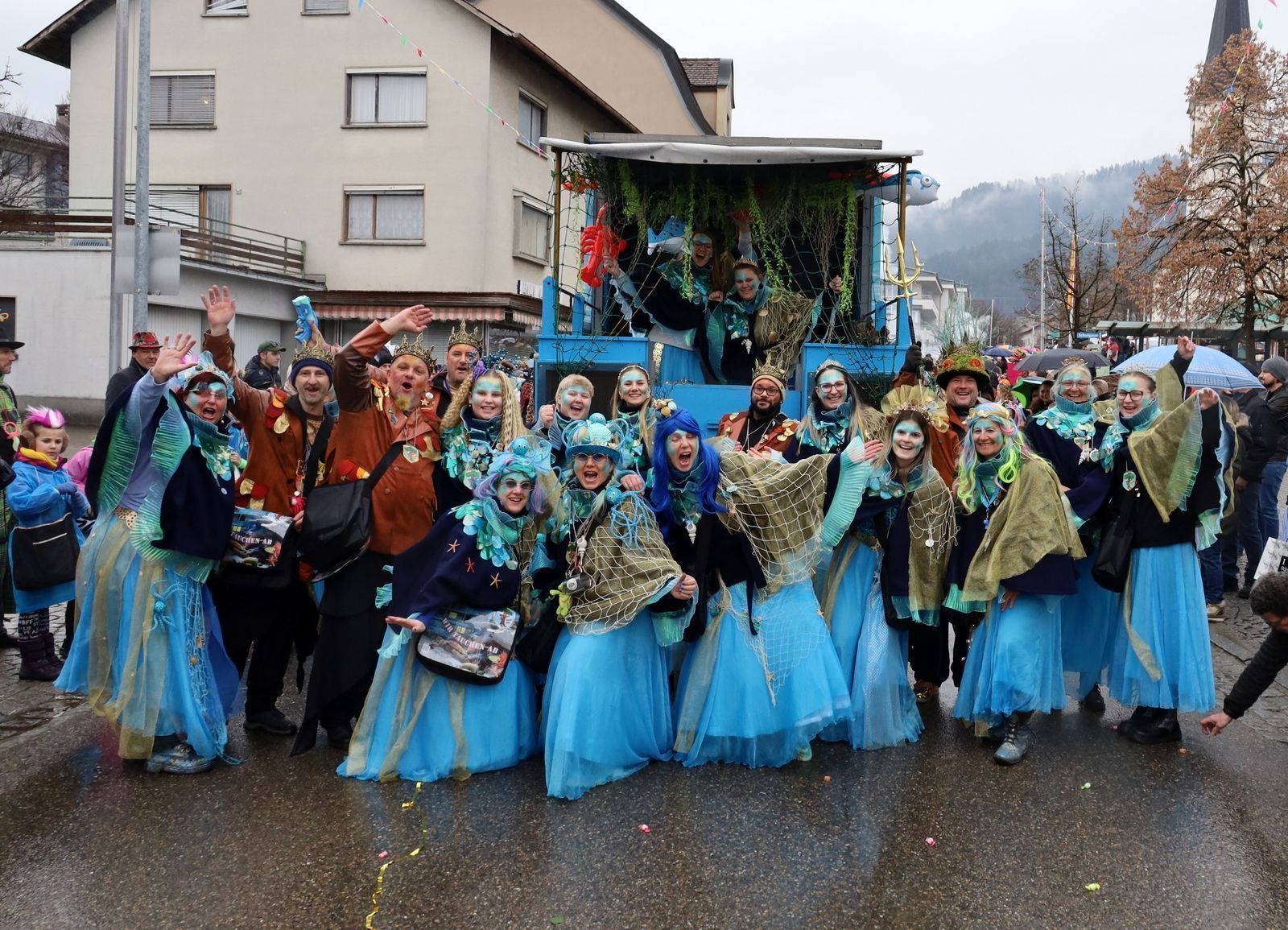 Bäumler Zunft aus Lochau: Wir tauchen ab und beim Hörbranzer Familienumzug wieder auf!