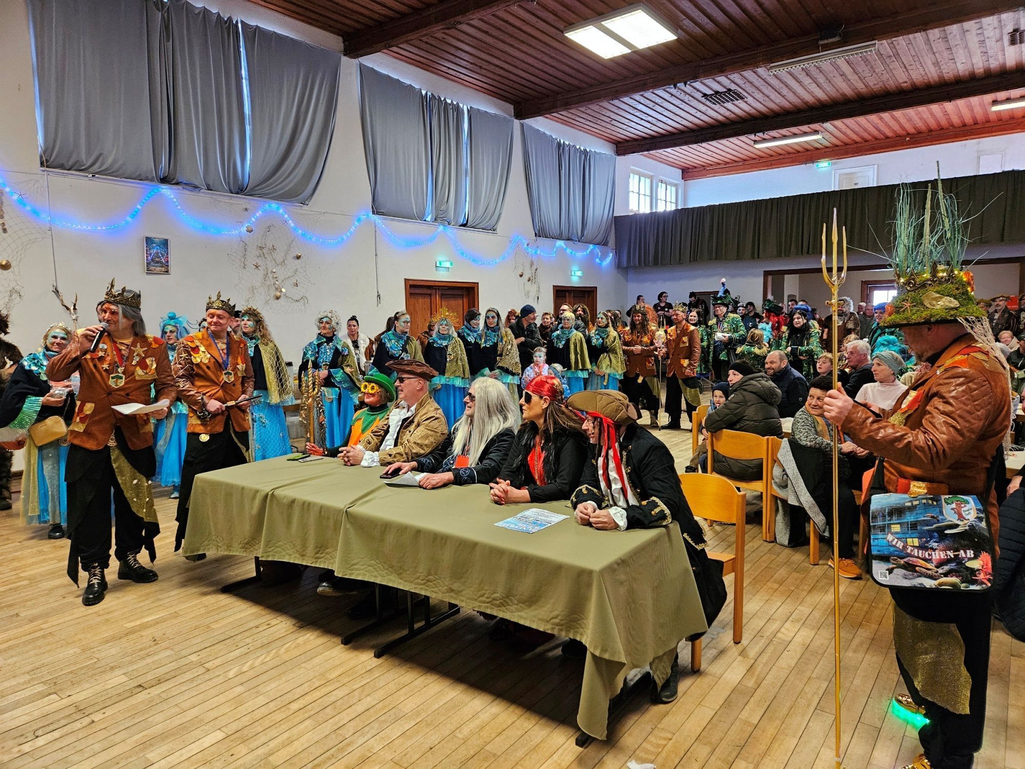 Bilder von der närrischen Machtübernahme mit „Bürgermeister-Absetzung“ in Lochau. (Bildergalerie)