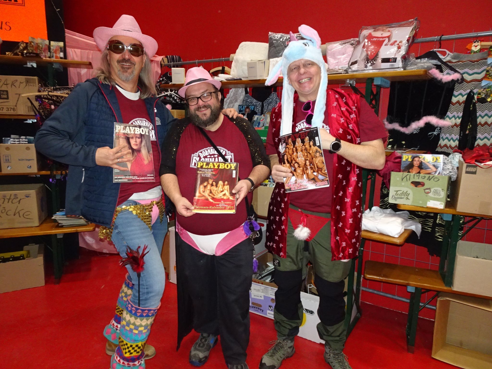 Das Trio in der Unterwäsche-Abteilung sorgte auch heuer wieder für lustige Stimmung, die es so nur beim Dornbirner Flohmarkt zu erleben gibt. 