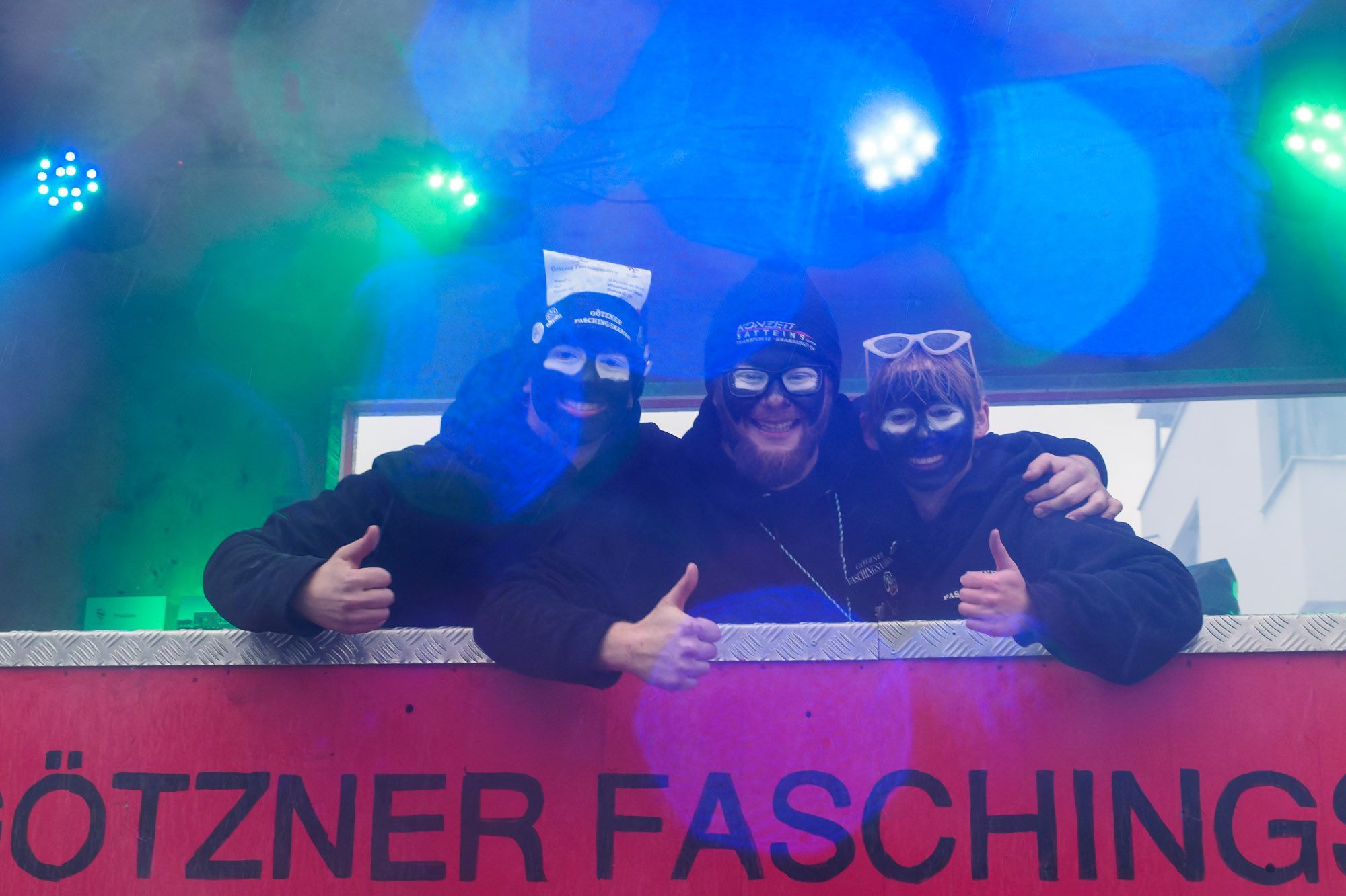 Die Götzner Faschingsnarren ganz zum Schluss des Umzuges