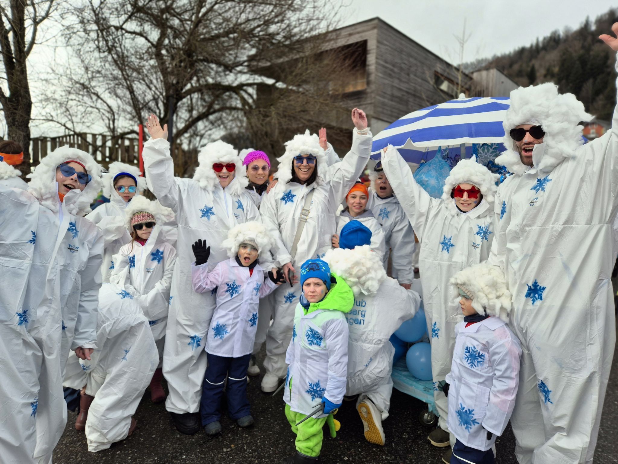 Faschingsdienstag 17. Februar 2026 zog der erste Faschingsumzug in Langen bei Bregenz durch das Dorf (Bildergalerie)