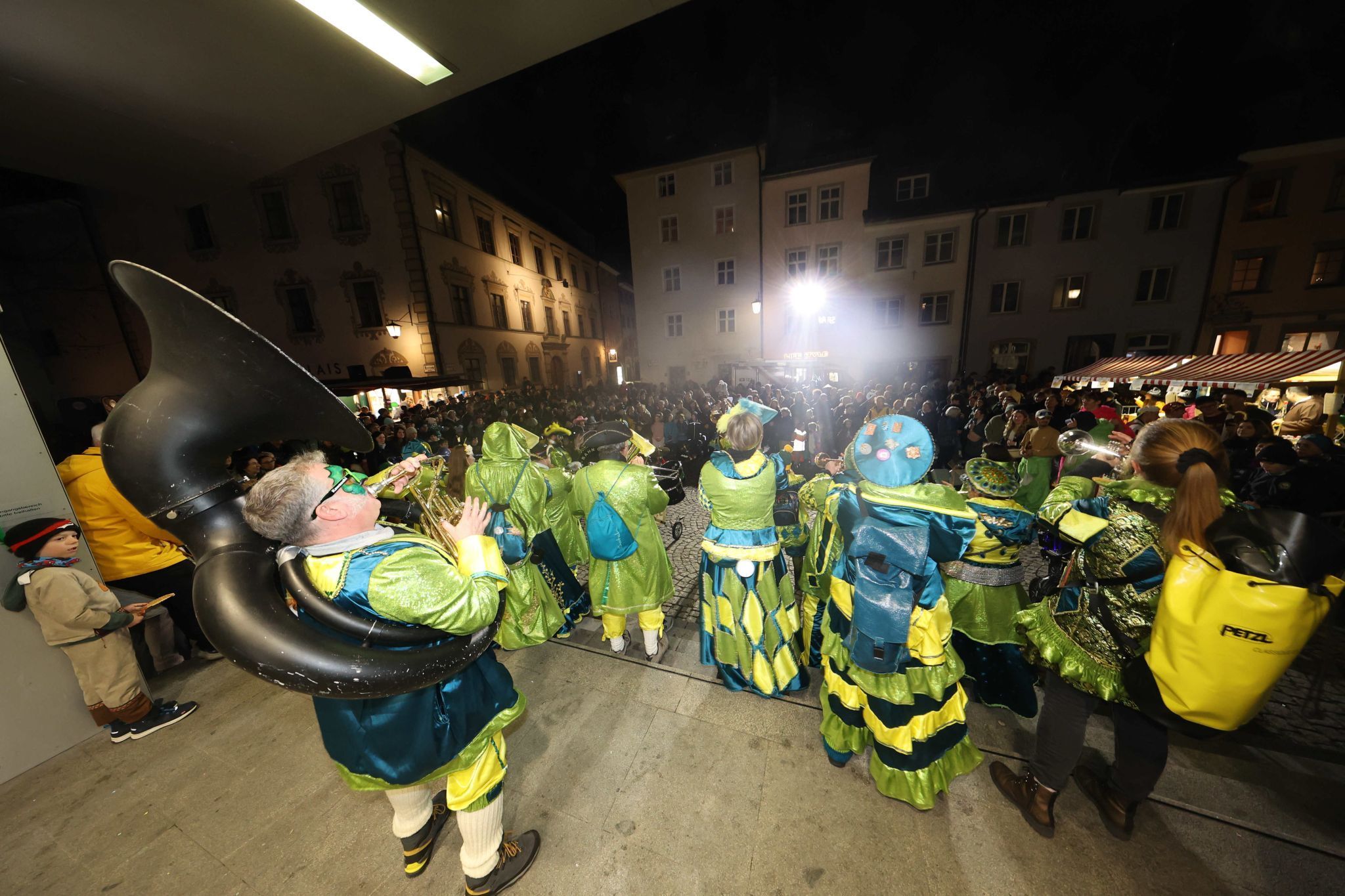 Narrenmesse im Feldkircher Dom und Gugga-Spektakel in Feldkirchs Innenstadt (Bildergalerie)