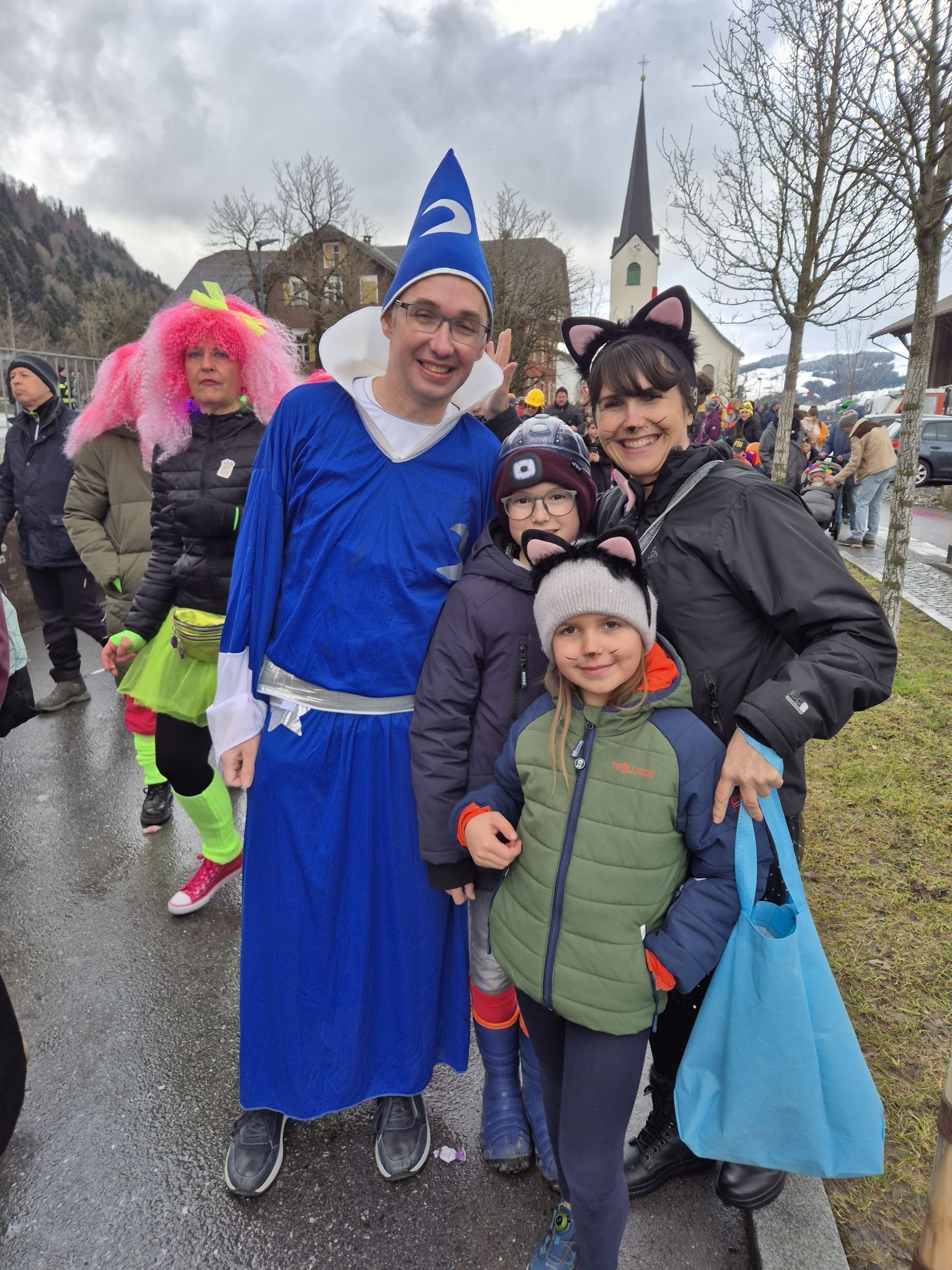 Faschingsdienstag 17. Februar 2026 zog der erste Faschingsumzug in Langen bei Bregenz durch das Dorf (Bildergalerie)