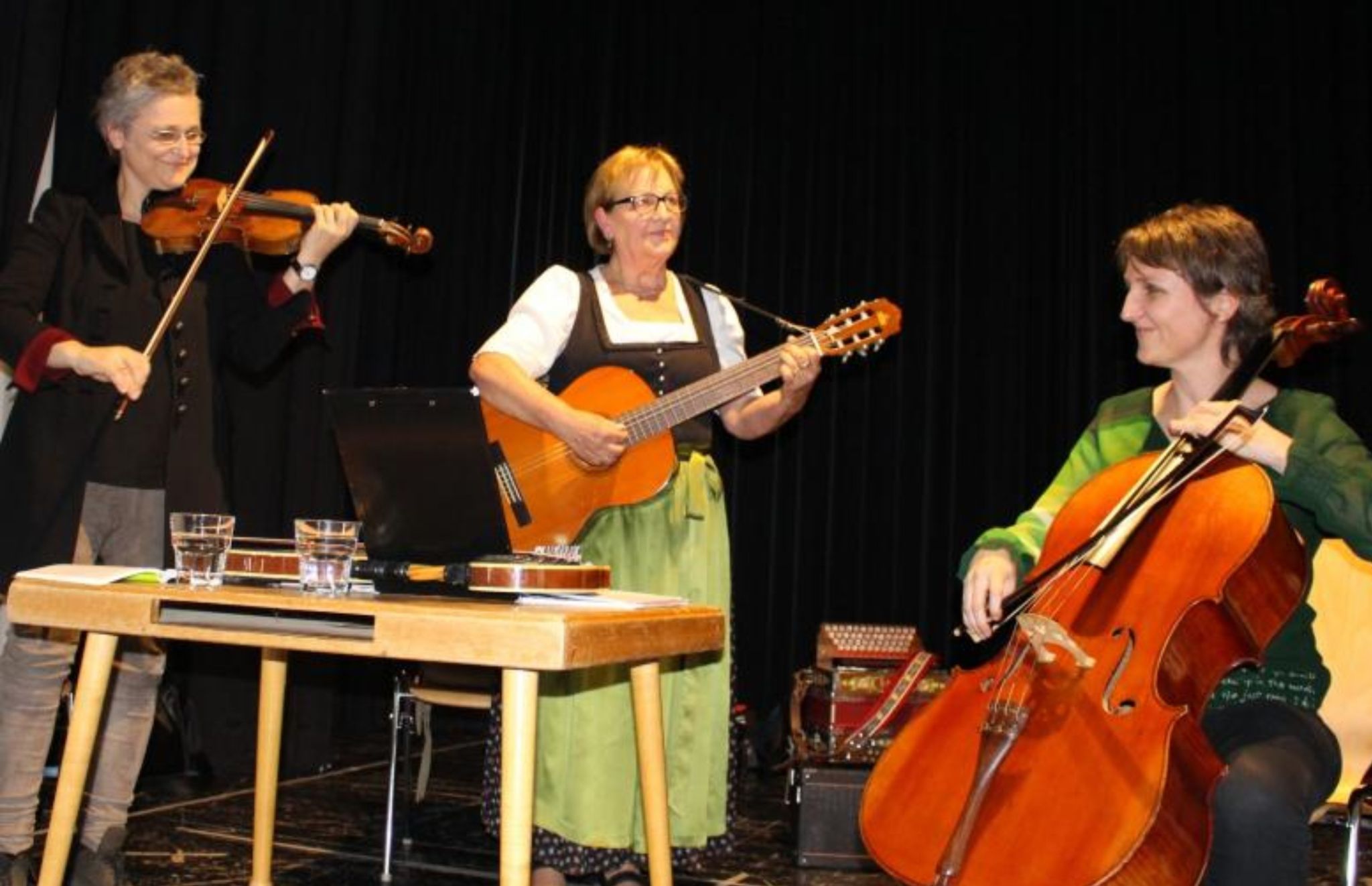Familienmusik Fink – wegen vielfältigem Engagement in Beruf und anderen Formationen nur noch selten gemeinsam auf der Bühne.