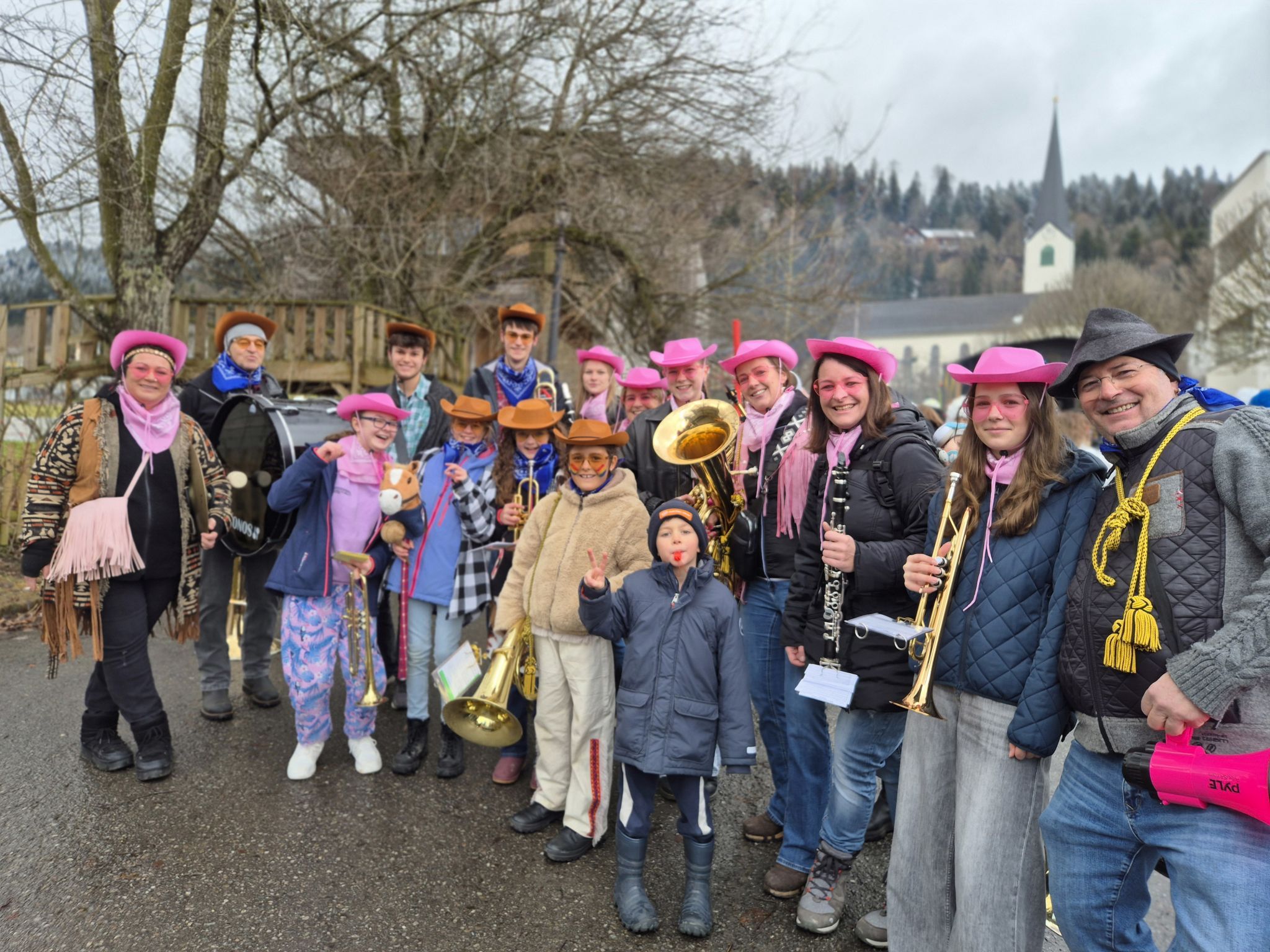 Faschingsdienstag 17. Februar 2026 zog der erste Faschingsumzug in Langen bei Bregenz durch das Dorf (Bildergalerie)