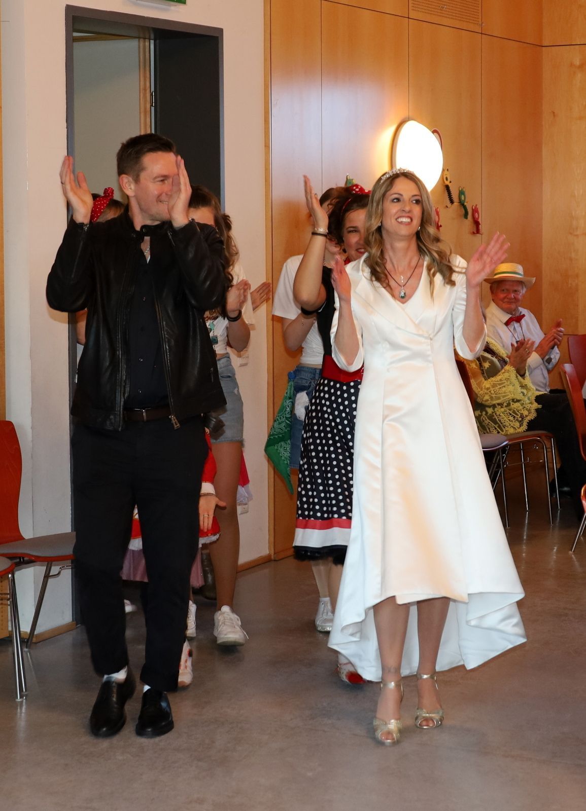 Erstes Kaffeekränzle in Eichenberg begeistert Jung und Alt (Bildergalerie)