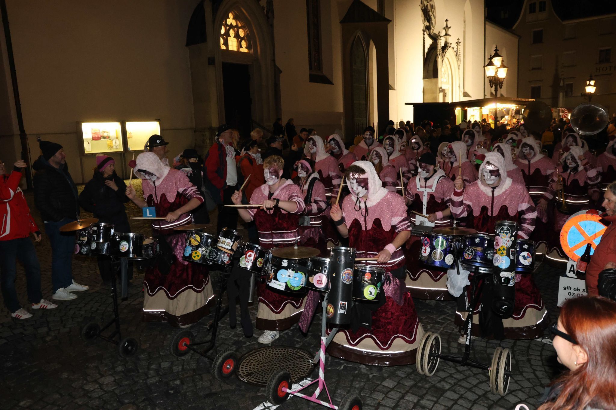 Narrenmesse im Feldkircher Dom und Gugga-Spektakel in Feldkirchs Innenstadt (Bildergalerie)