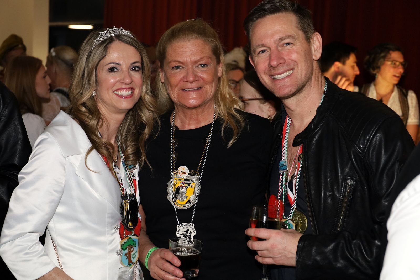 Prinzessin Tanja und Prinz Oliver mit ihrer Choreographin Lesley Gerbis