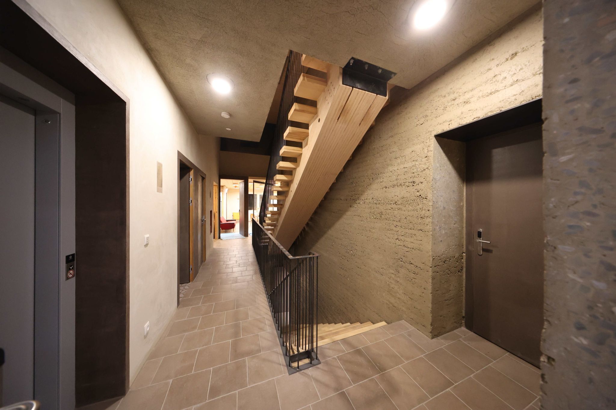 Weitereer Blick ins Stiegenhaus.