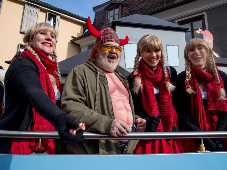 Fasching in Vorarlberg: Das ist als Narr beim Umzug erlaubt