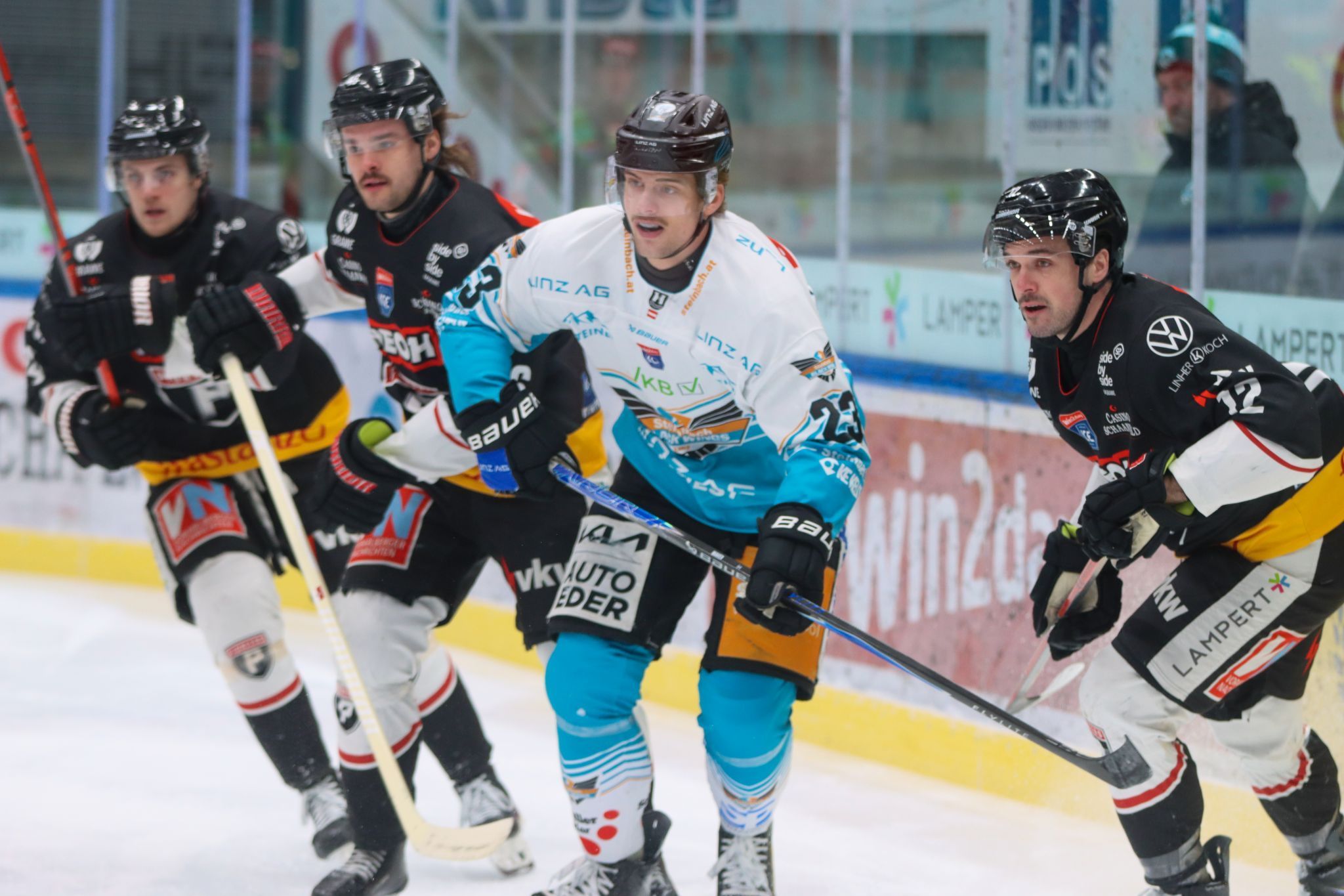 Die Pioneers-Offensive rund um die Cole Gallant und Oskar Maier kamen gegen die Linzer nicht wirklich in Fahrt. (Dorner/PIV)