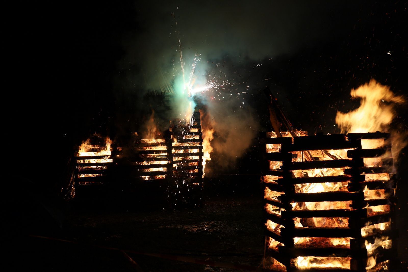 Funken der Fasching und Funkenzunft Ruggburg bei Regen