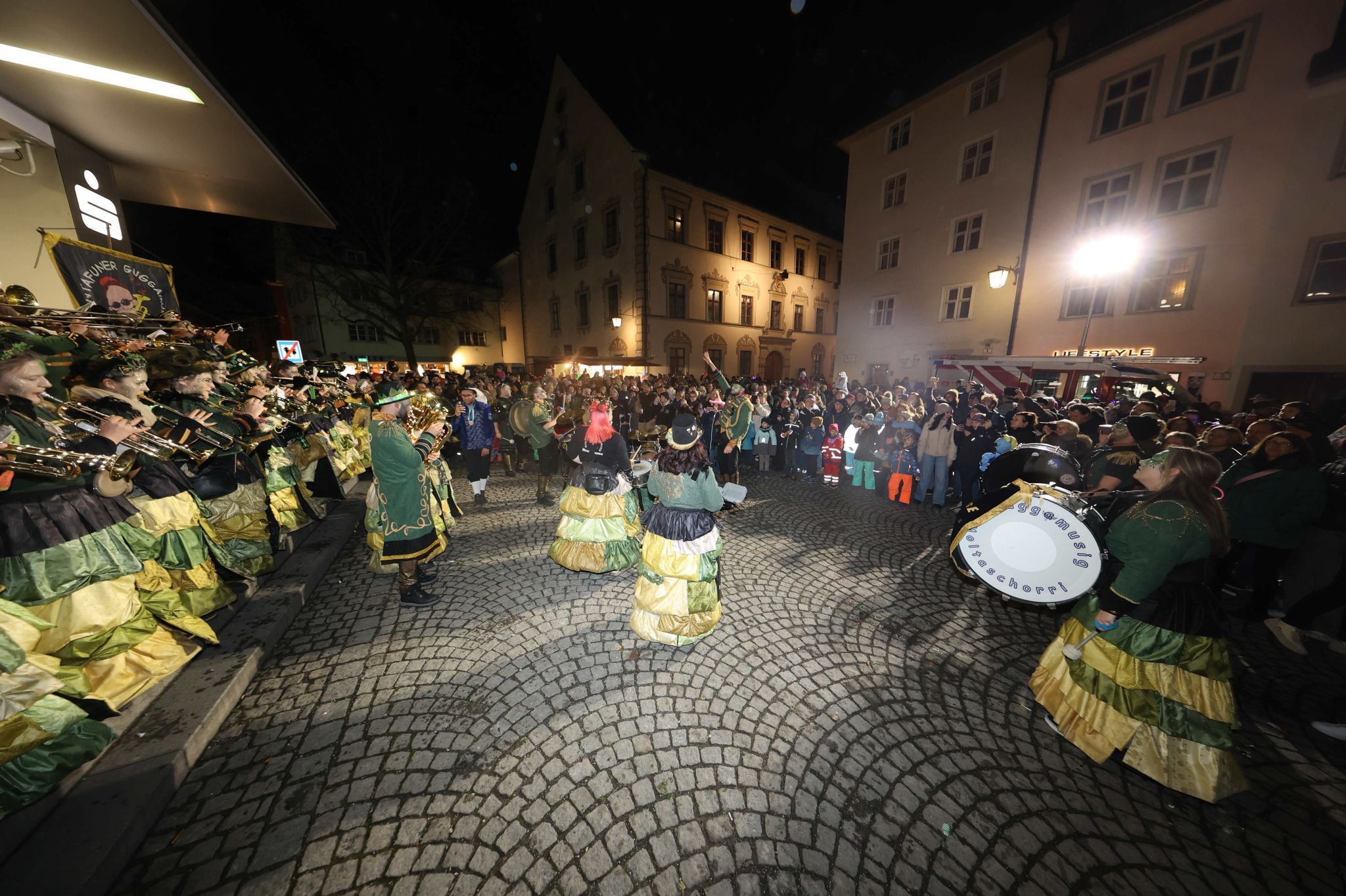 Narrenmesse im Feldkircher Dom und Gugga-Spektakel in Feldkirchs Innenstadt (Bildergalerie)