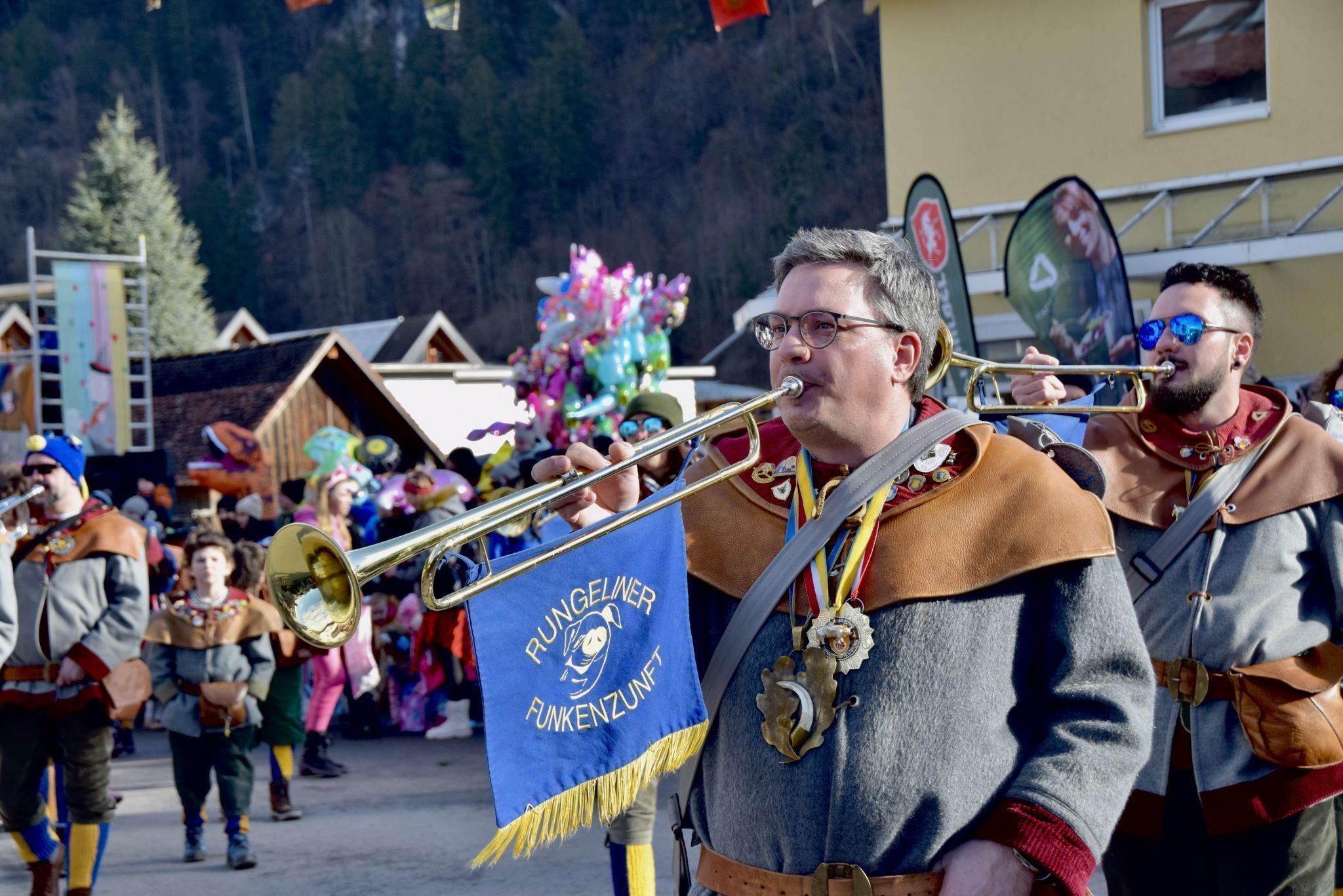 Funkenzunft Rungelin - Bildmitte: Zunftmeister Michael Neyer.