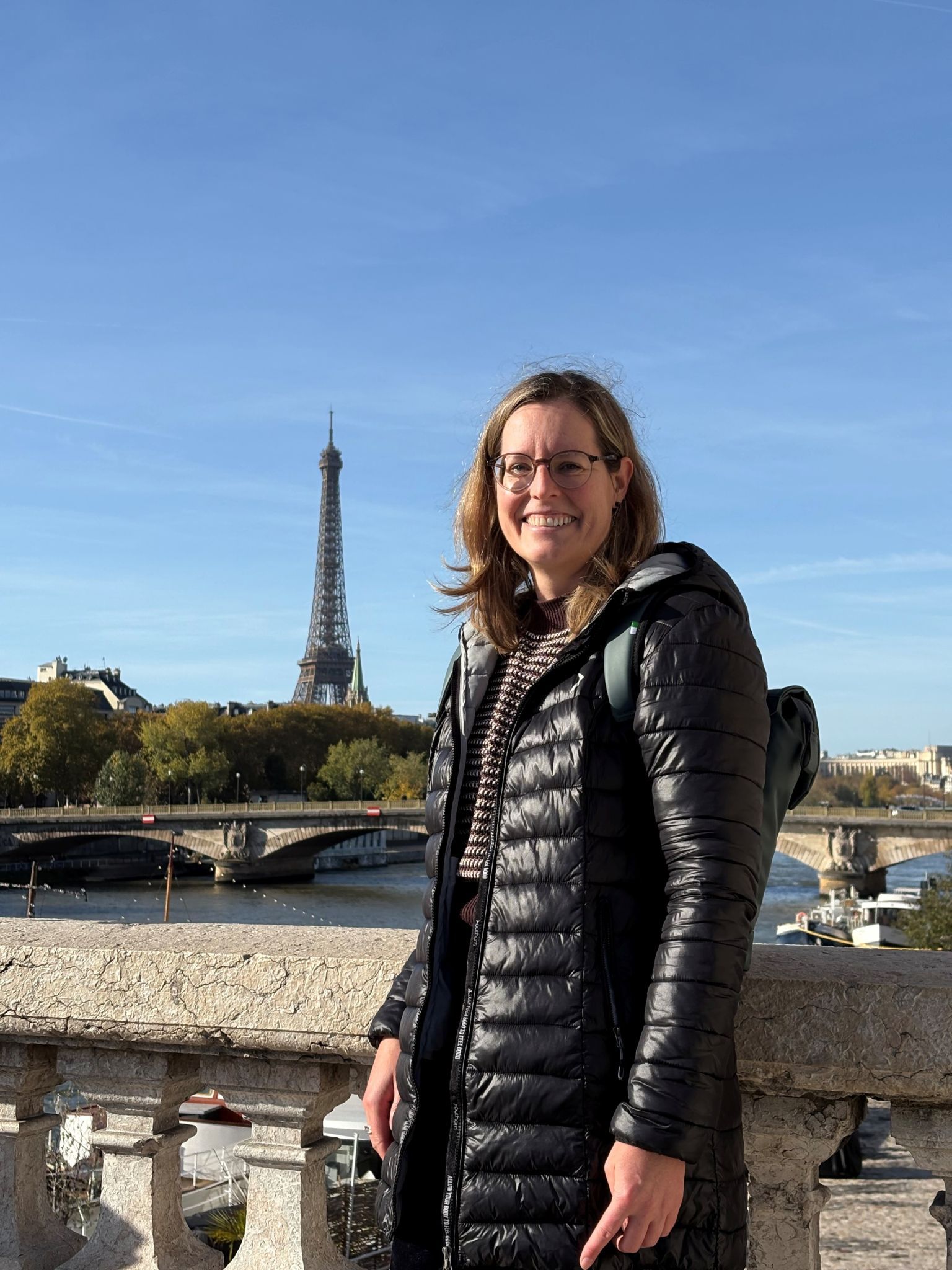 Auch wenn Isabelle Rümmele gerne reist (wie hier nach Paris), gehört eine große Leidenschaft auch der Stadtgeschichte in Dornbirn. 