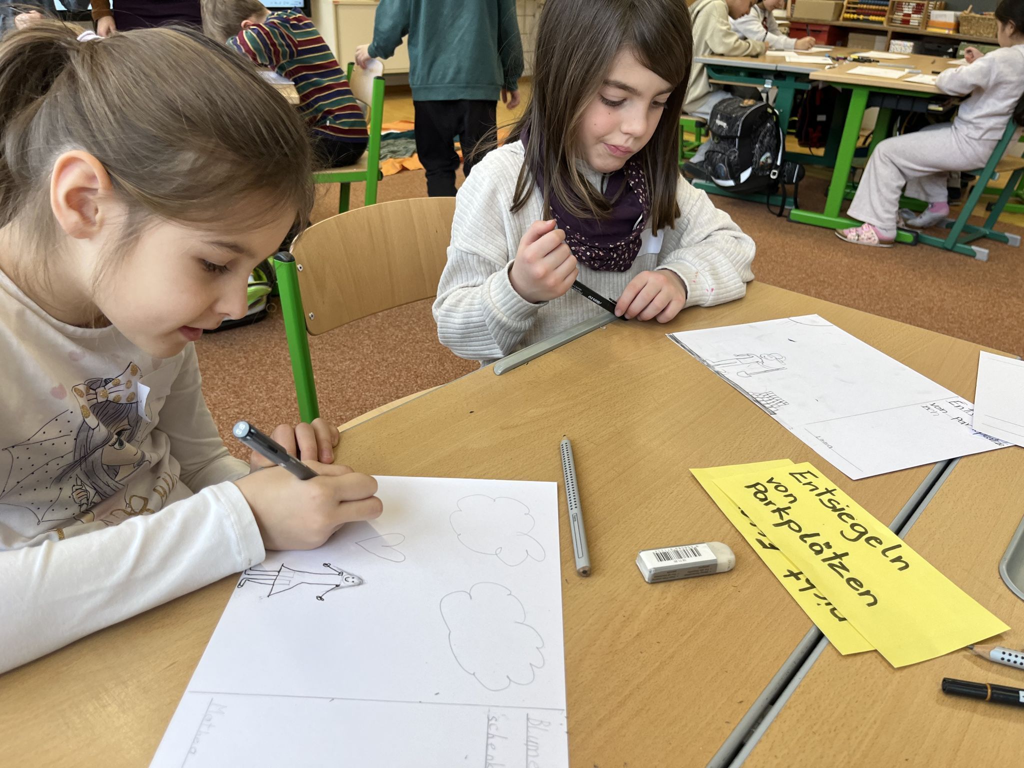 Farben brachten die ausgewählten Entwürfe zum Leben.