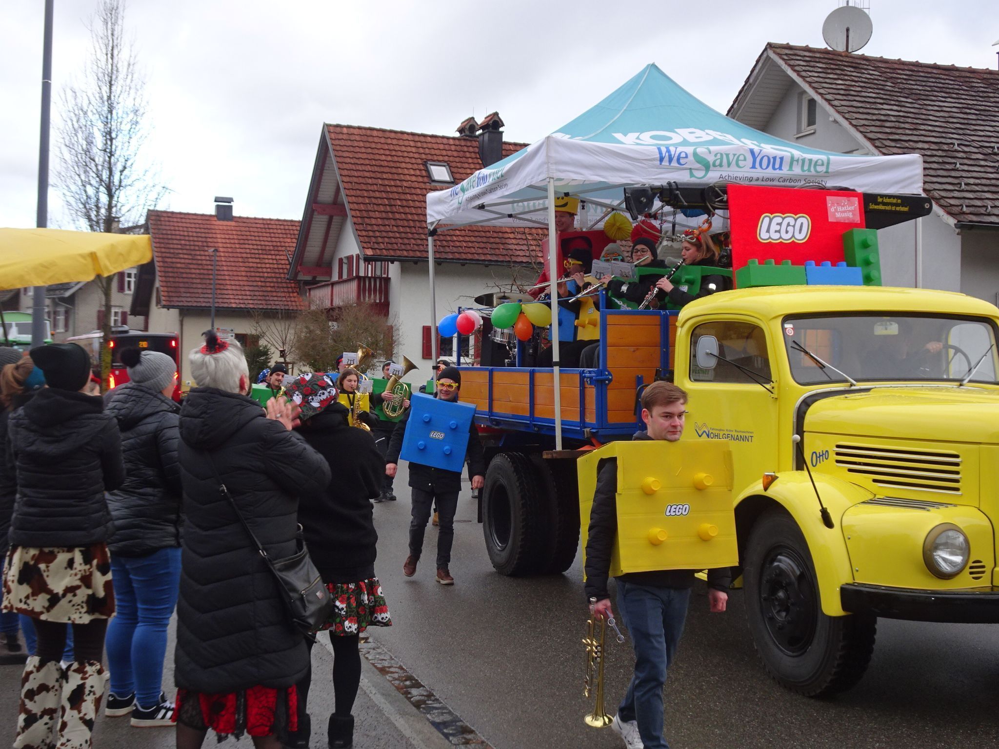 Heuer wirkten so viele Faschingsgruppen wie noch nie beim Hatler Umzug mit.
