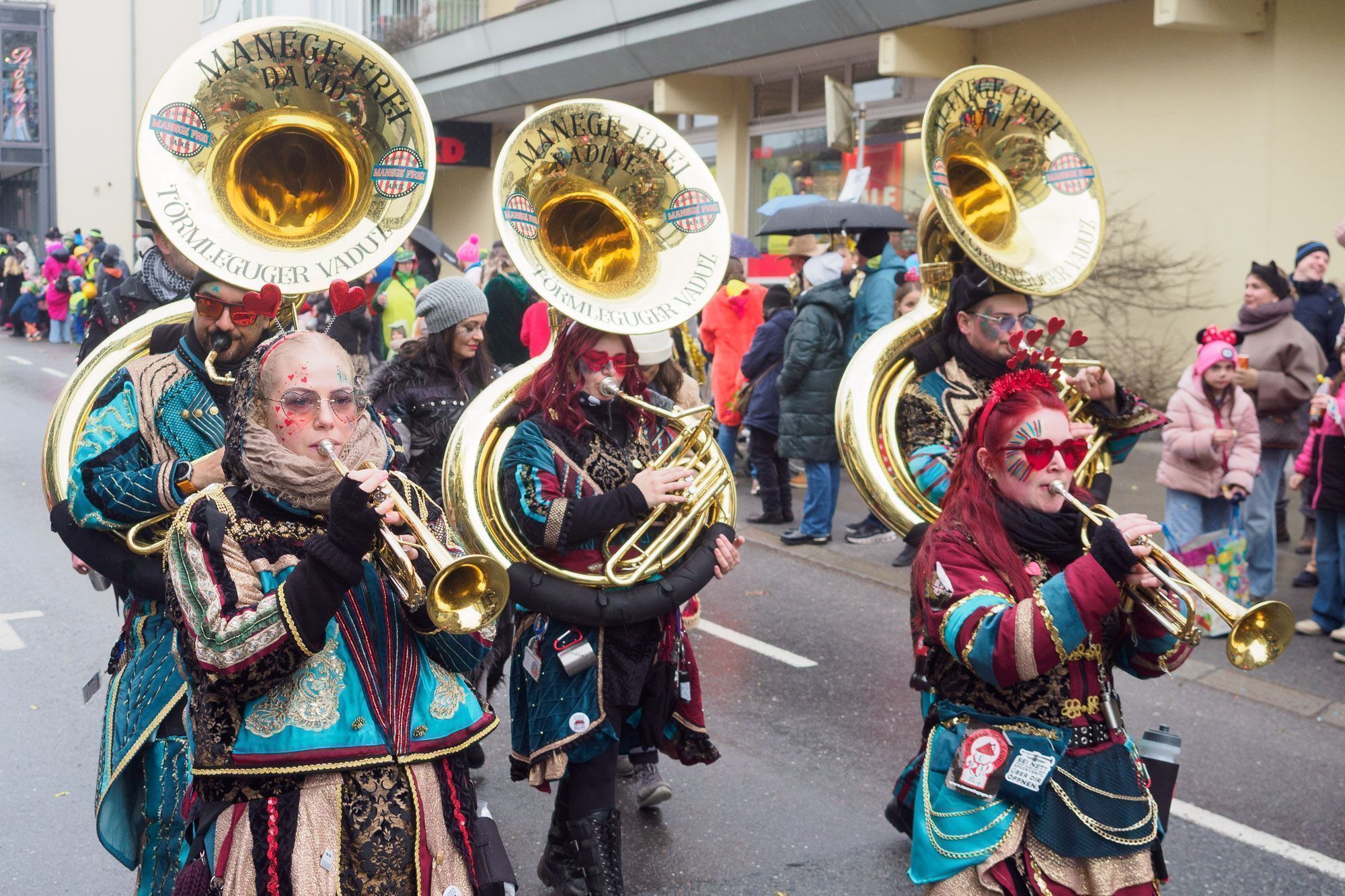 Götzner Fasnatumzug - Samstag 14. Februar (Bildergalerie)