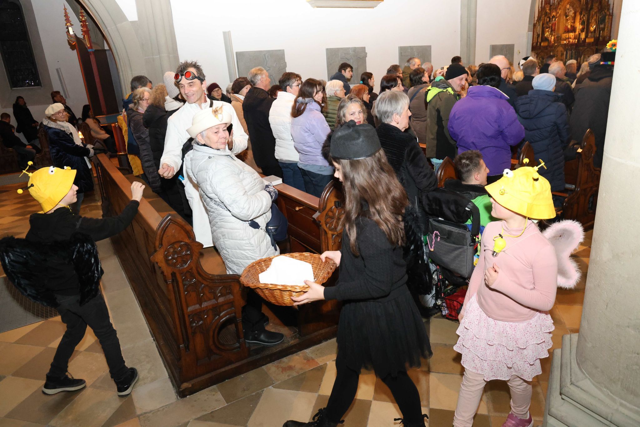 Narrenmesse im Feldkircher Dom und Gugga-Spektakel in Feldkirchs Innenstadt (Bildergalerie)