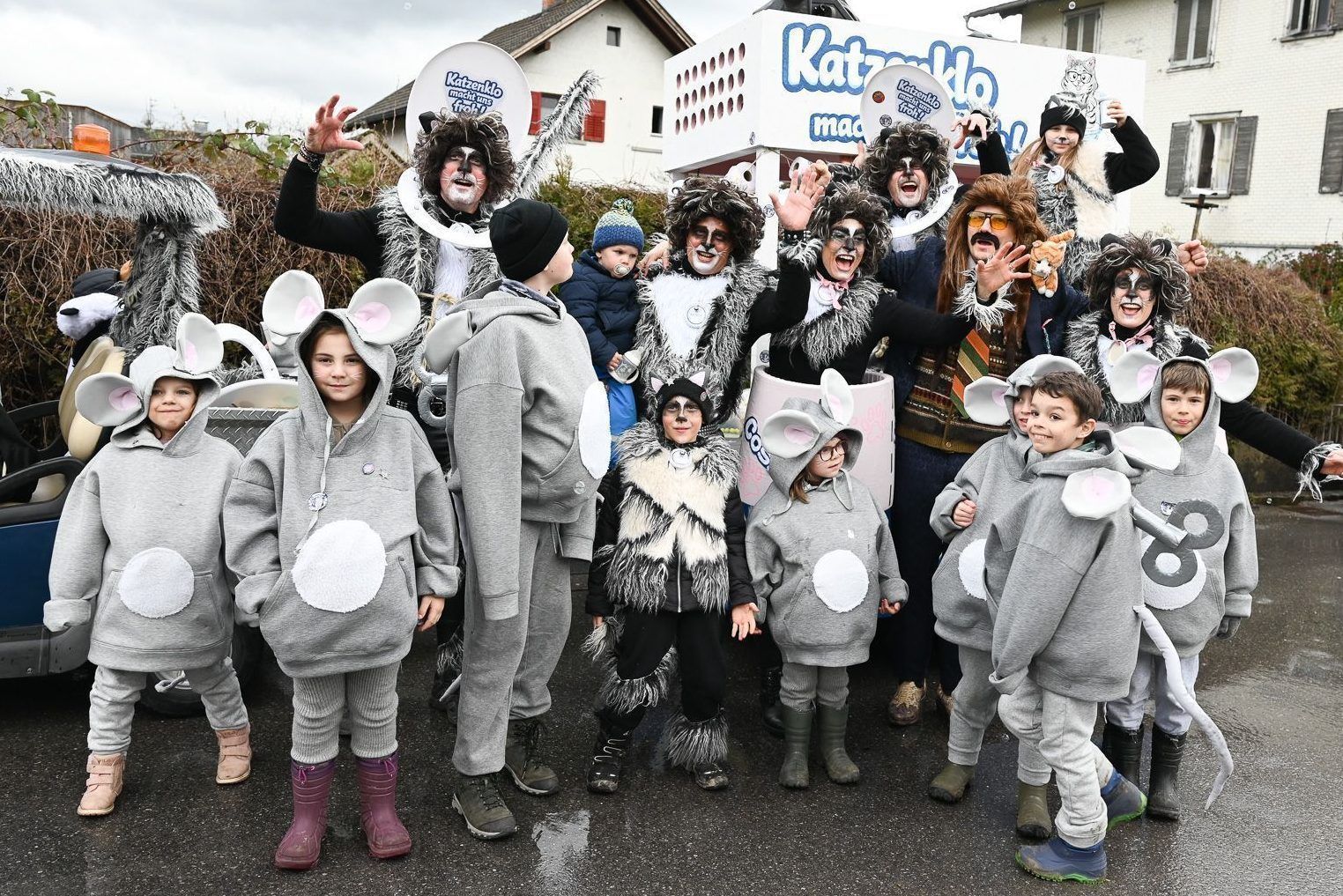 Helge Schneider war mit einer ganzen Katzenklo-Gruppe am Start.