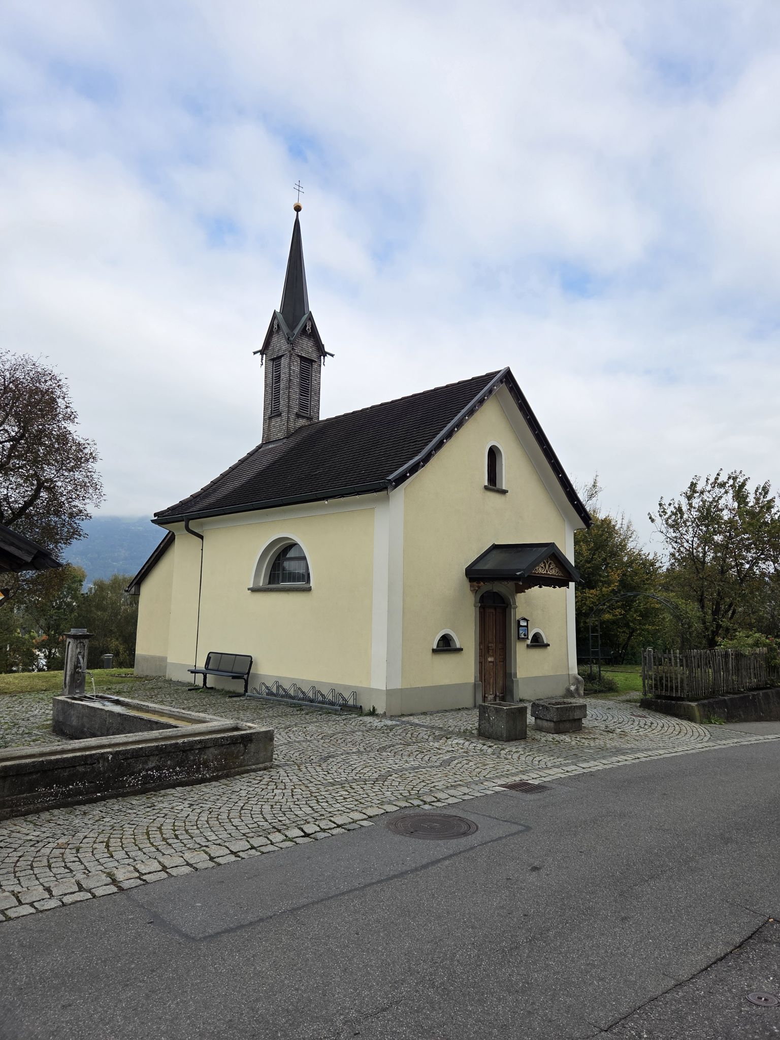 Die Kapelle für die Himmelskönigin Maria in der Parzelle Motten (Foto: OS)
