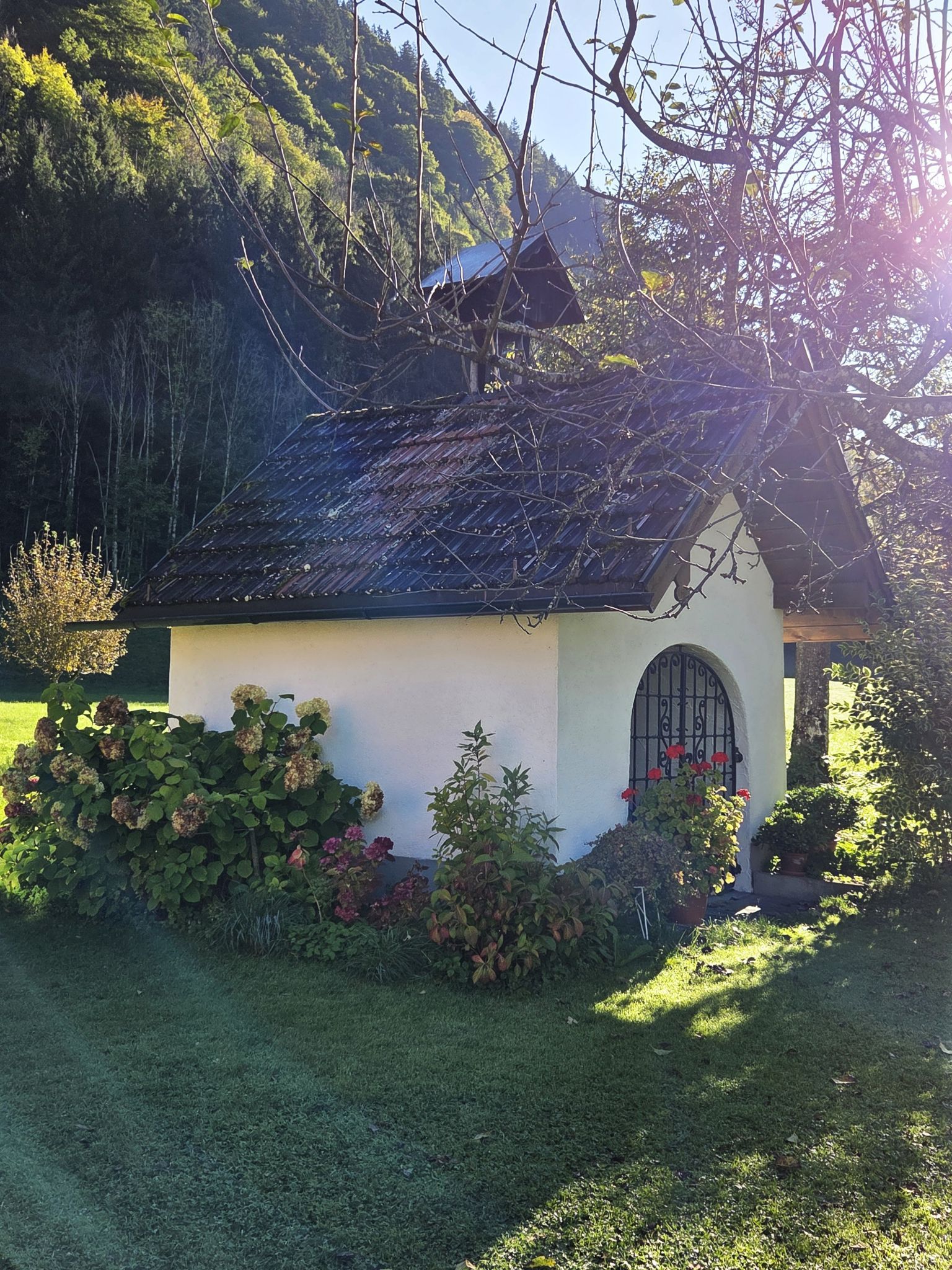 Die kleine Kapelle im Gatschief ist ein kleines Schmuckstück (Foto: OS)