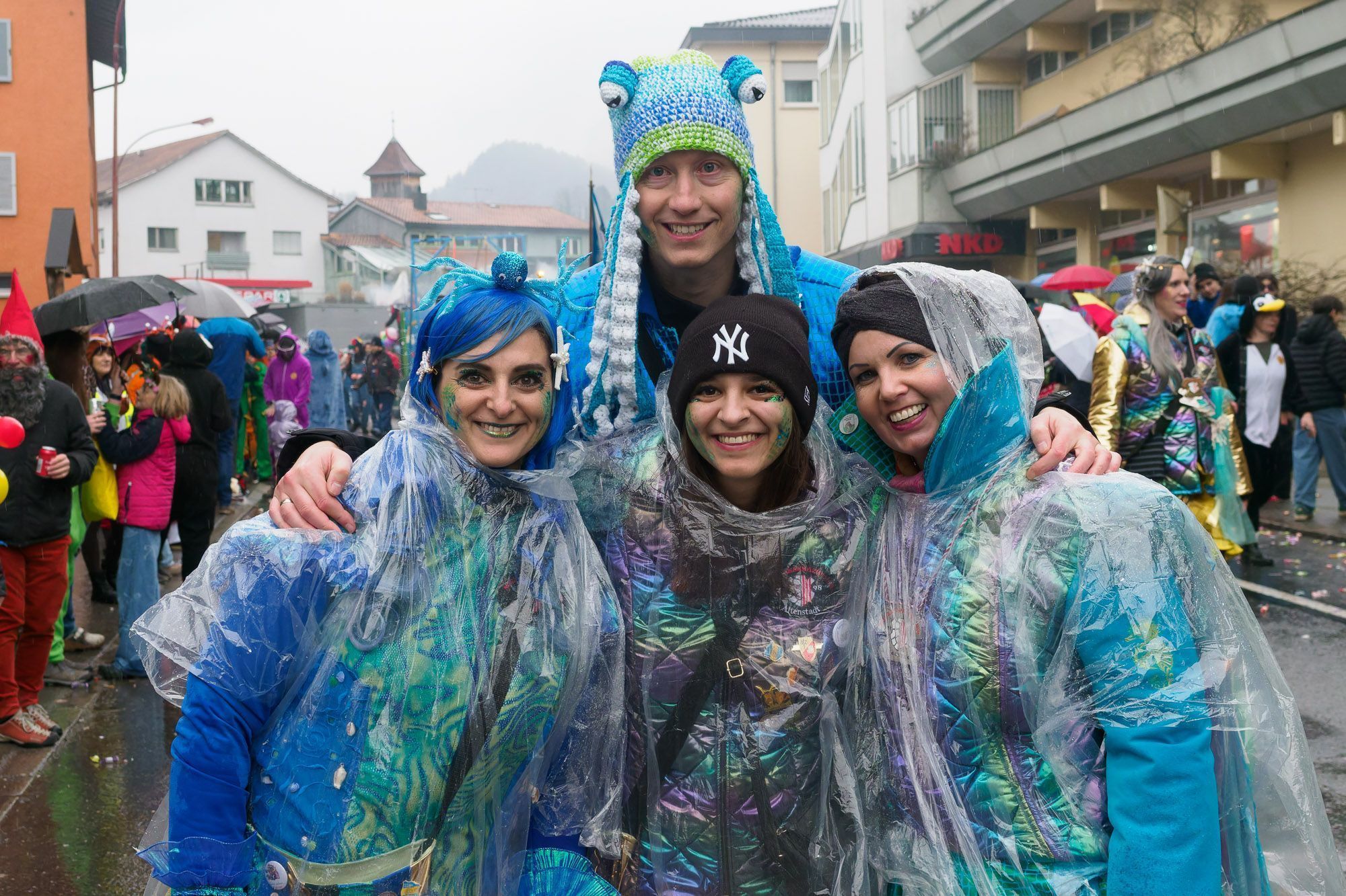 Diesen gut gelaunten Gruppenmitglieder hat der aufkommende Regen nichts anhaben können.