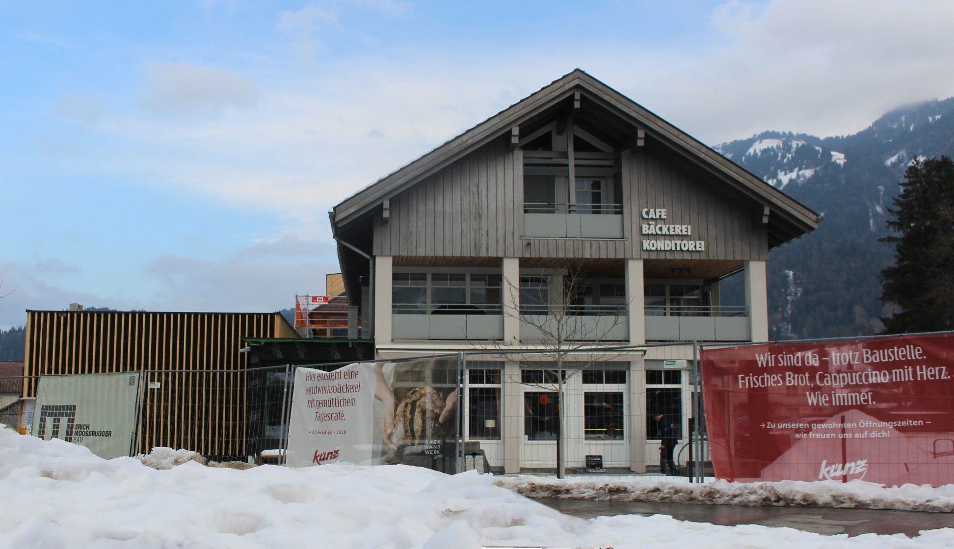 Transparenz ist kein leeres Schlagwort – die neue Bäckerei ist als Schaubäckerei konzipiert, Gäste im Café können künftig hinter die Kulissen blicken.