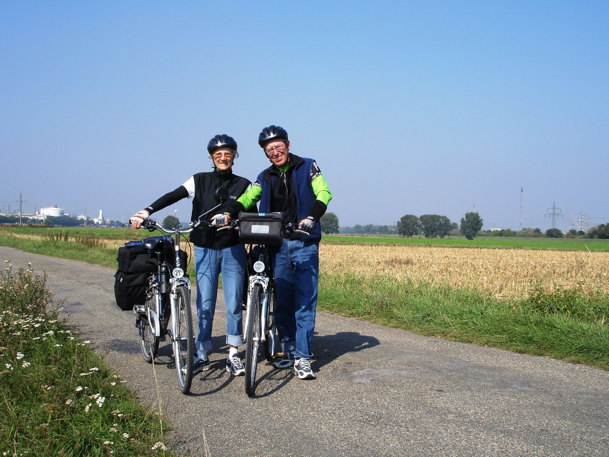 Rudolf Klas bei einer Radtour mit seiner Frau Elfriede.