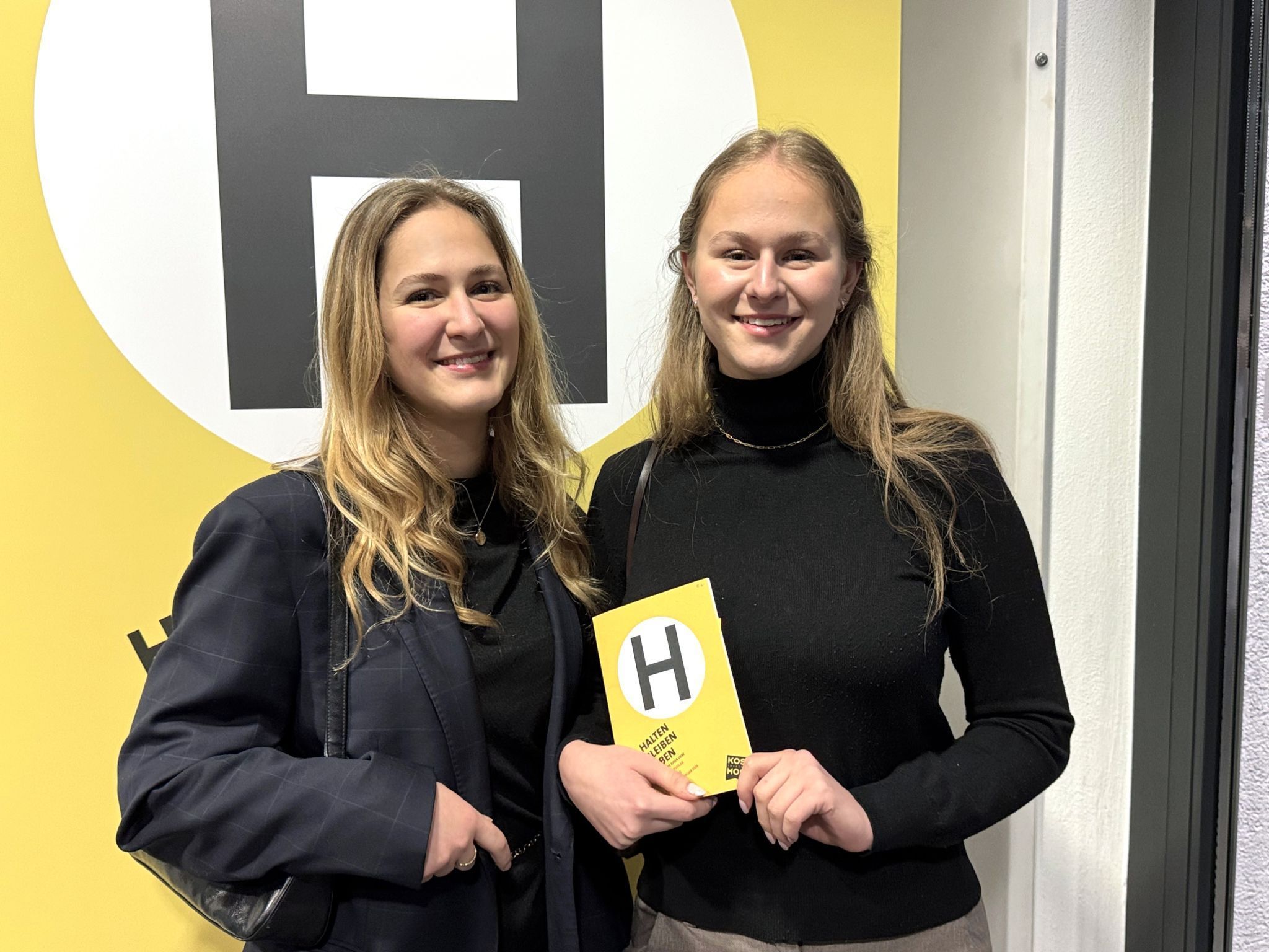 Die Töchter des Autors: Anna und Daria Studlar.