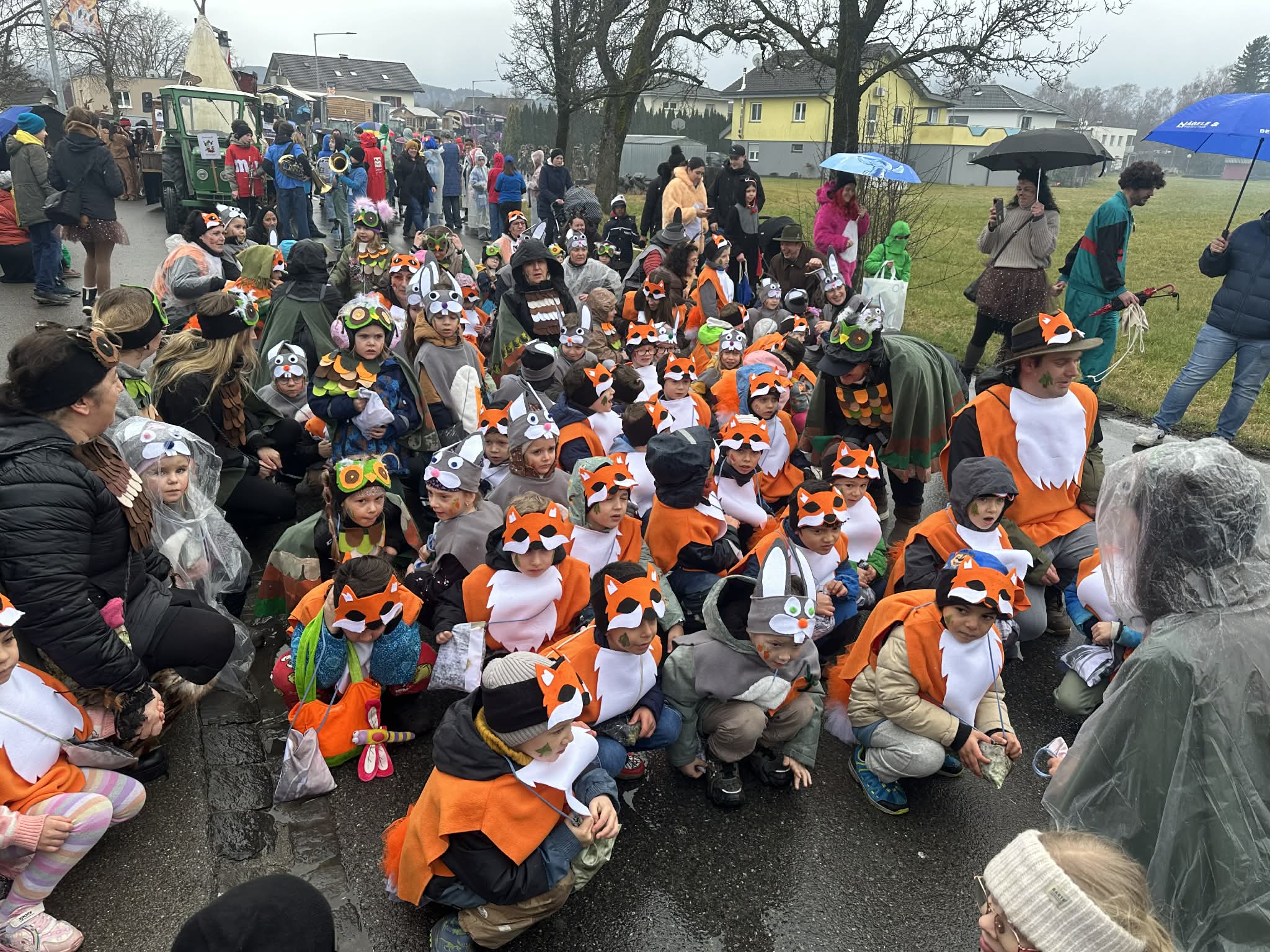 Eltern und Großeltern feierten mit den Kids.