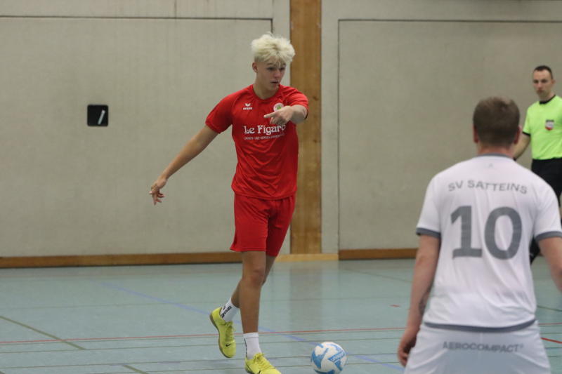 Julian Fleisch spielt im Frühjahr in Schwarzenberg, wo sein Vater Trainer ist.