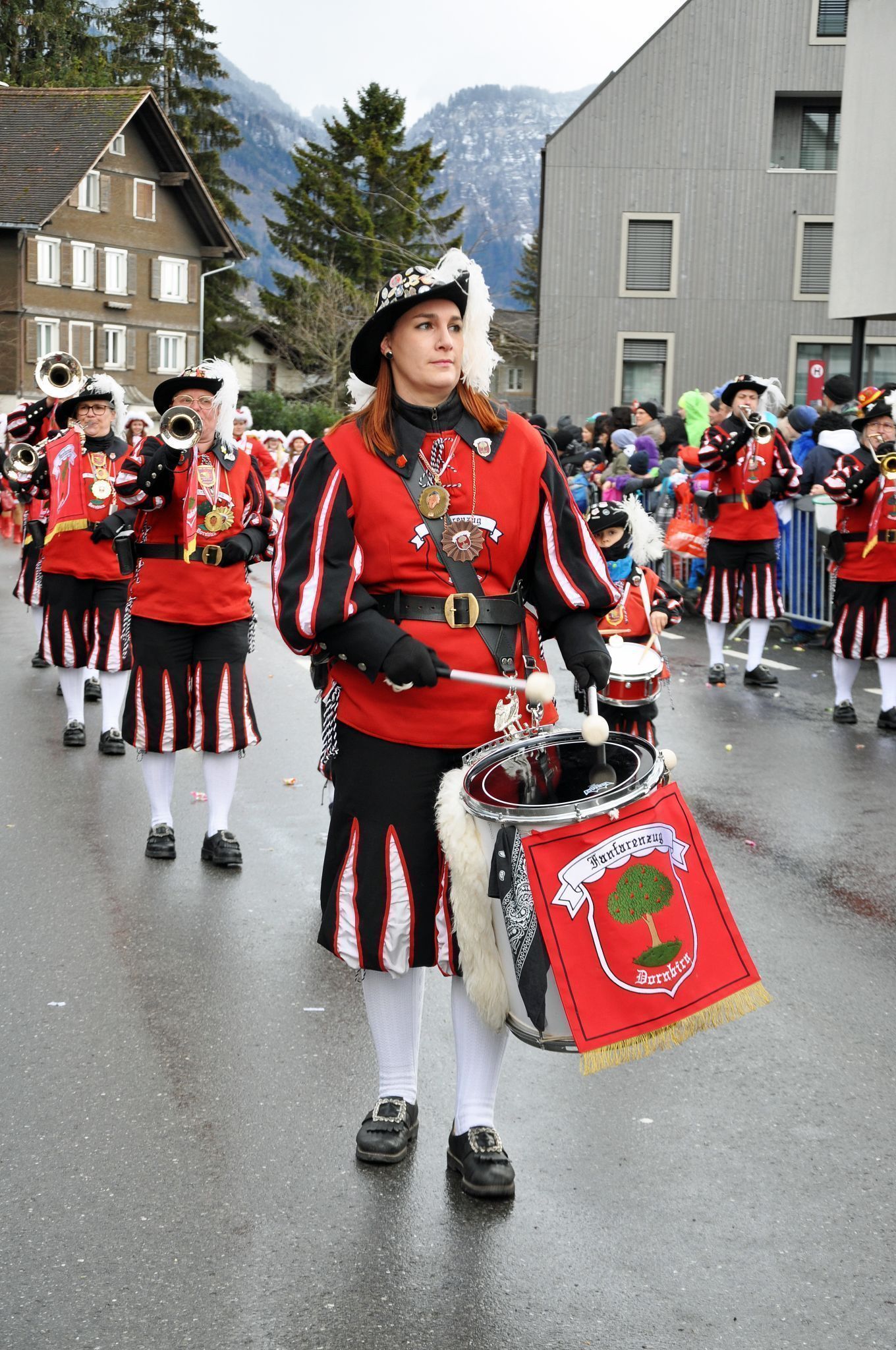 Die Musikgruppen heizten die Stimmung an.