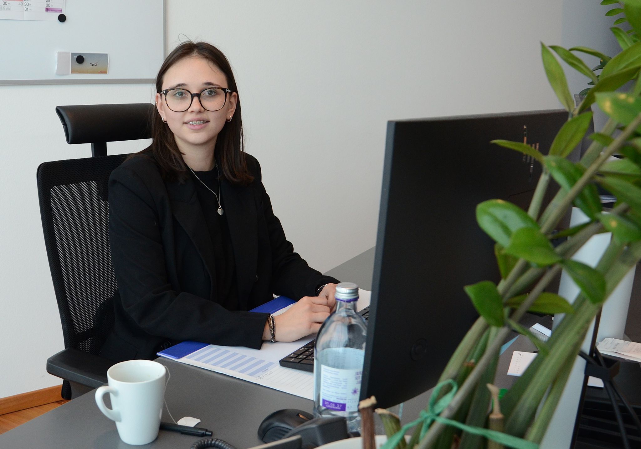 Als Assistentin der Geschäftsführung hat Katharina einen breitgefächerten Aufgabenbereich. HRJ