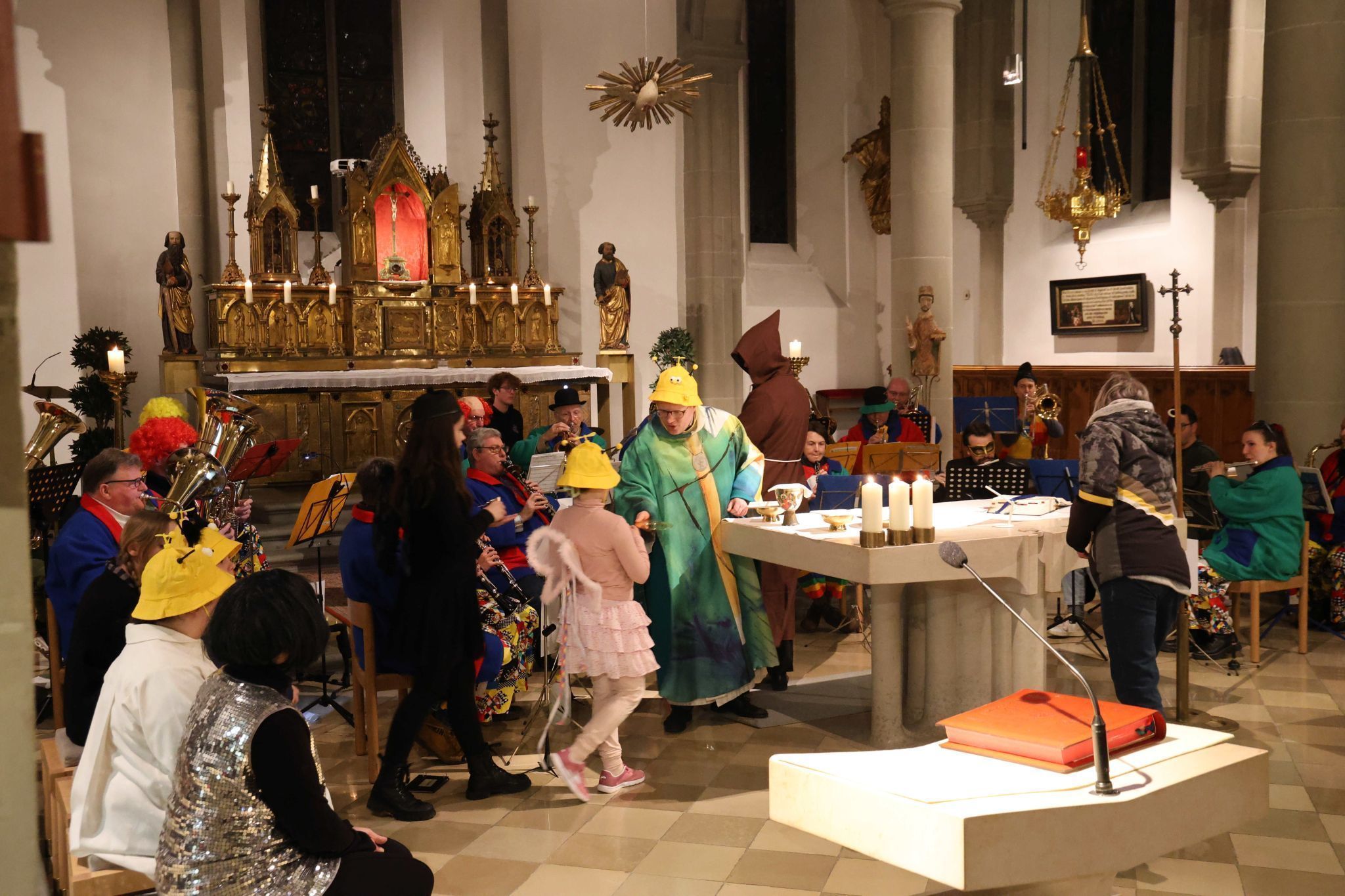 Narrenmesse im Feldkircher Dom und Gugga-Spektakel in Feldkirchs Innenstadt (Bildergalerie)