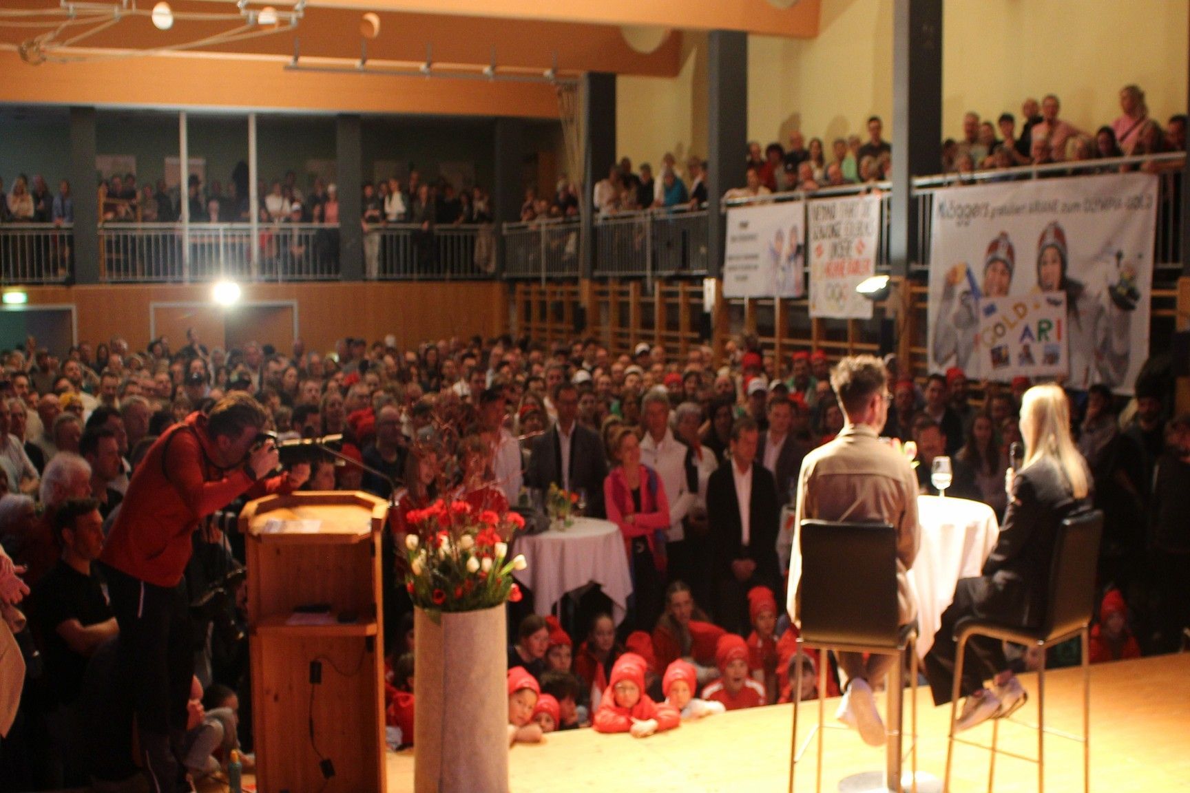 In einer interessanten Talk-Runde mit Bürgermeister Lukas Greussing gab Ariane Rädler tiefen Einblick in ihre Gefühlswelt.