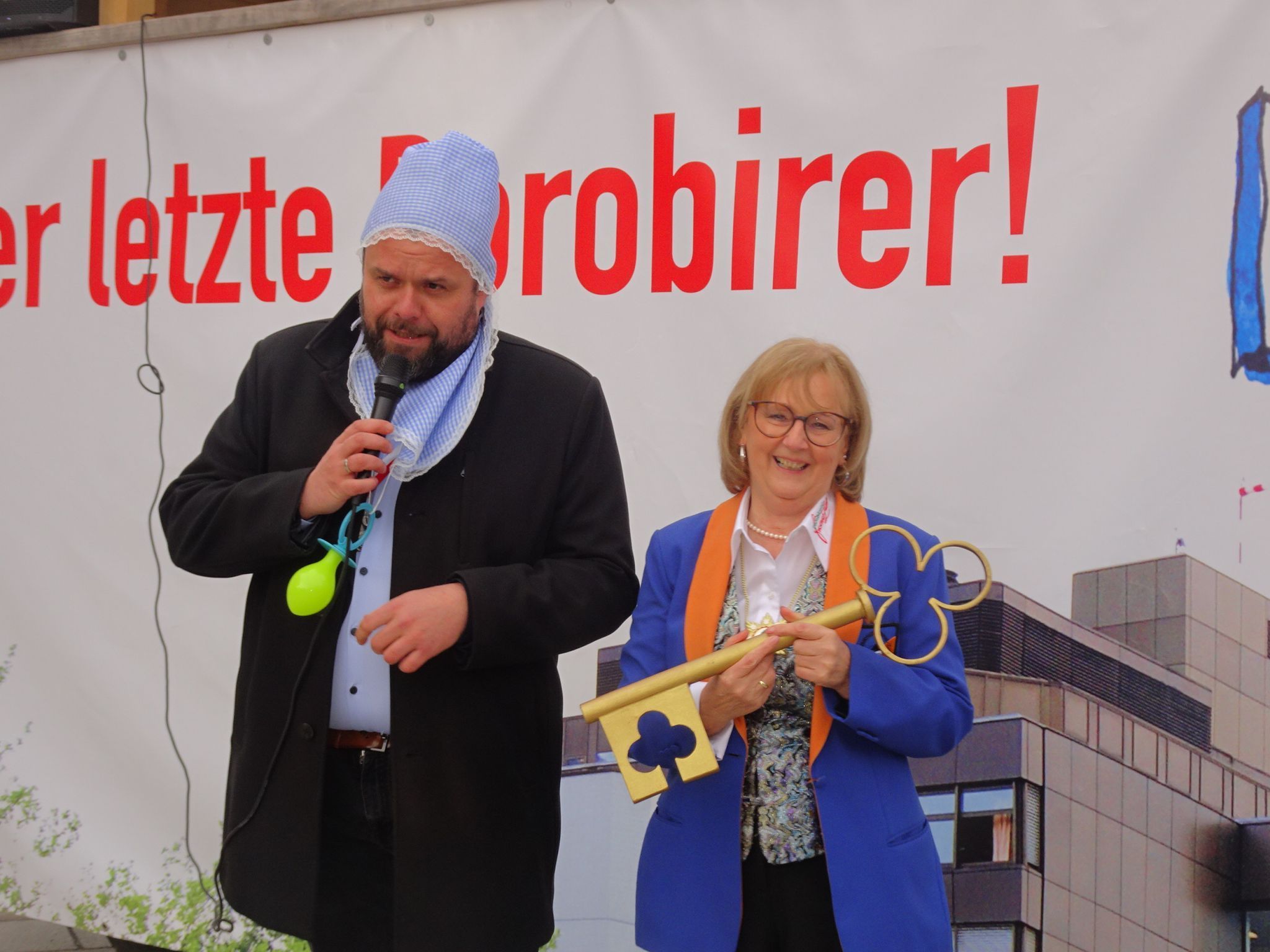 Seit Dienstag ist es offiziell, Zunftmeisterin Dagmar Fenkart-Kaufmann regiert mit ihren Narren für 14 Tage Dornbirn.